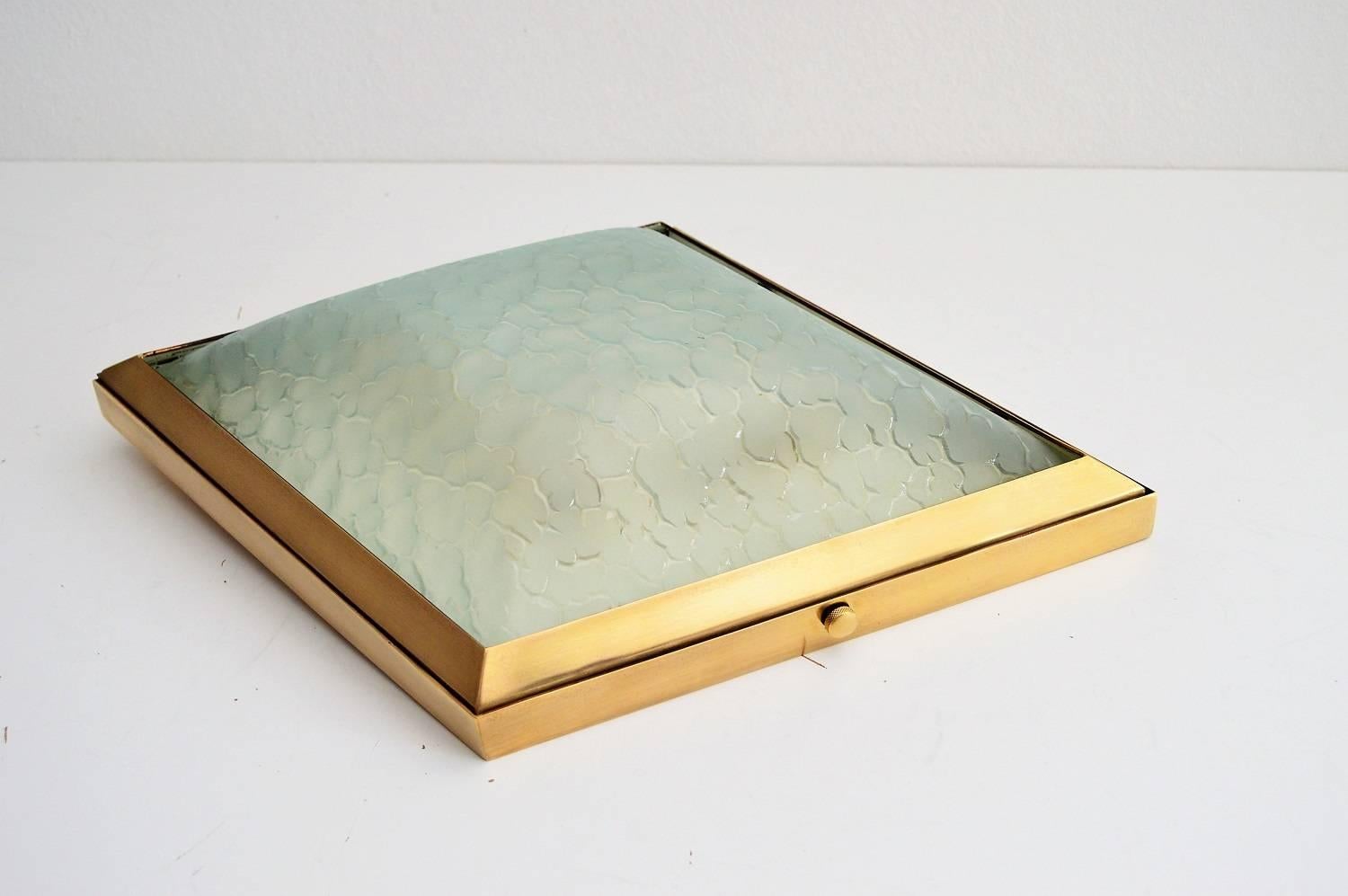 Fontana Arte Midcentury Brass and Textured Glass Ceiling or Wall Fixture, 1950s 4