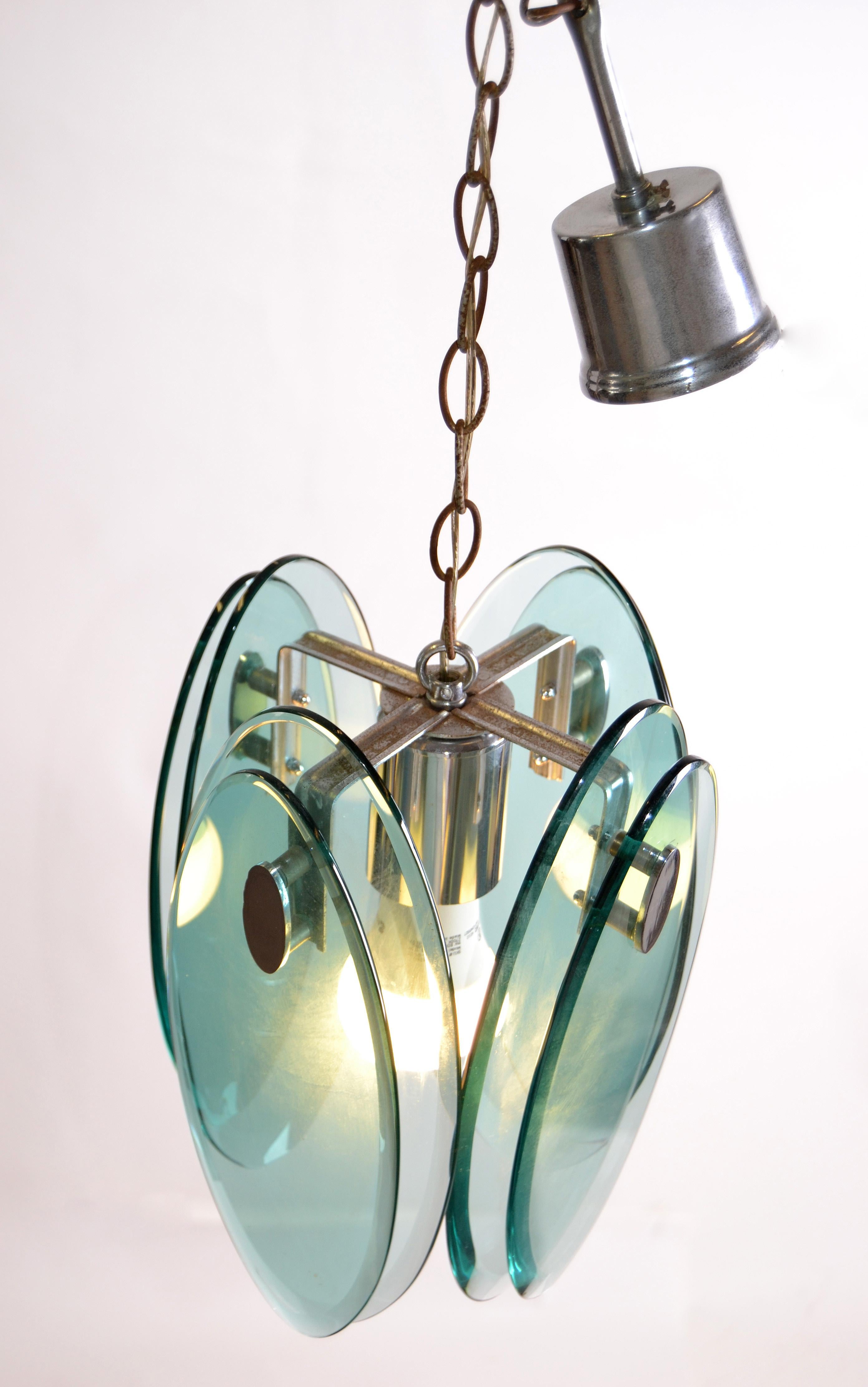 Fontana Arte Mid-Century Modern Beveled Glass and Chrome Pendant Light Fixture In Good Condition For Sale In Miami, FL