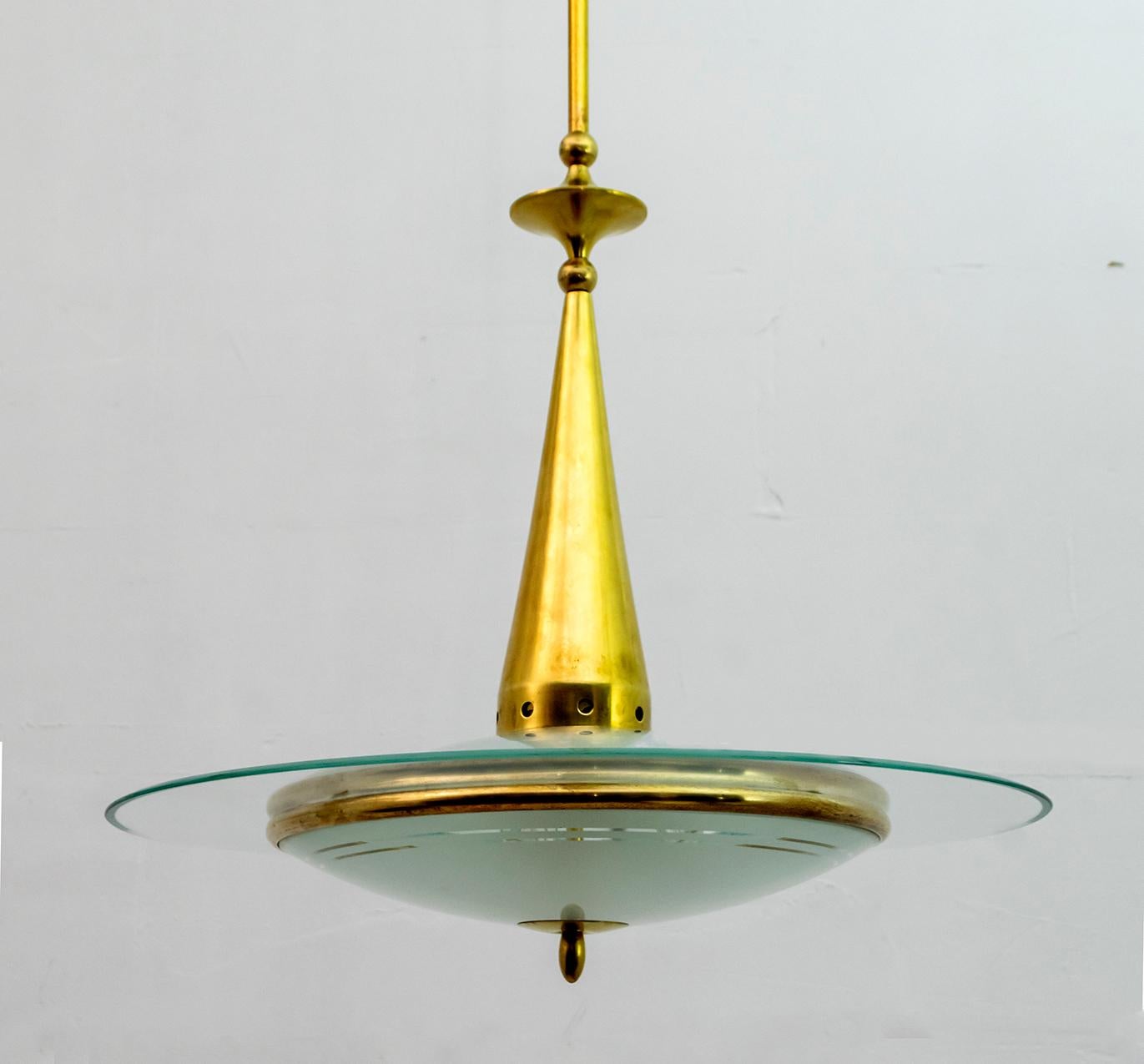 Fontana Arte Mid-Century Modern Italian Brass and Glass Chandelier, 1950s In Good Condition In Puglia, Puglia