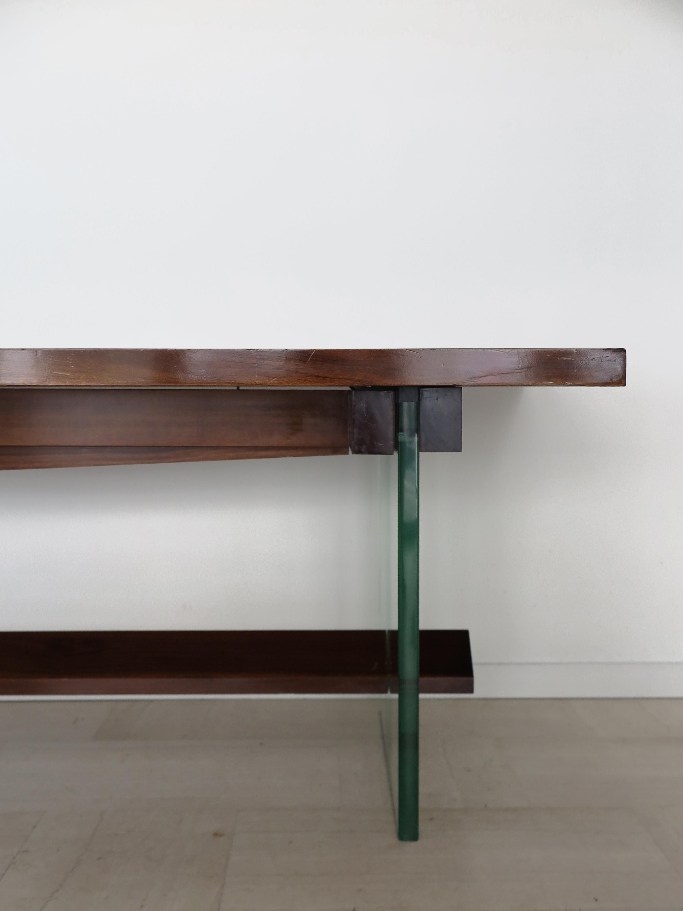Milieu du XXe siècle Table de salle à manger à consoles en verre et Wood Wood, Italie, milieu du siècle, Fontana Arte, années 1960 en vente