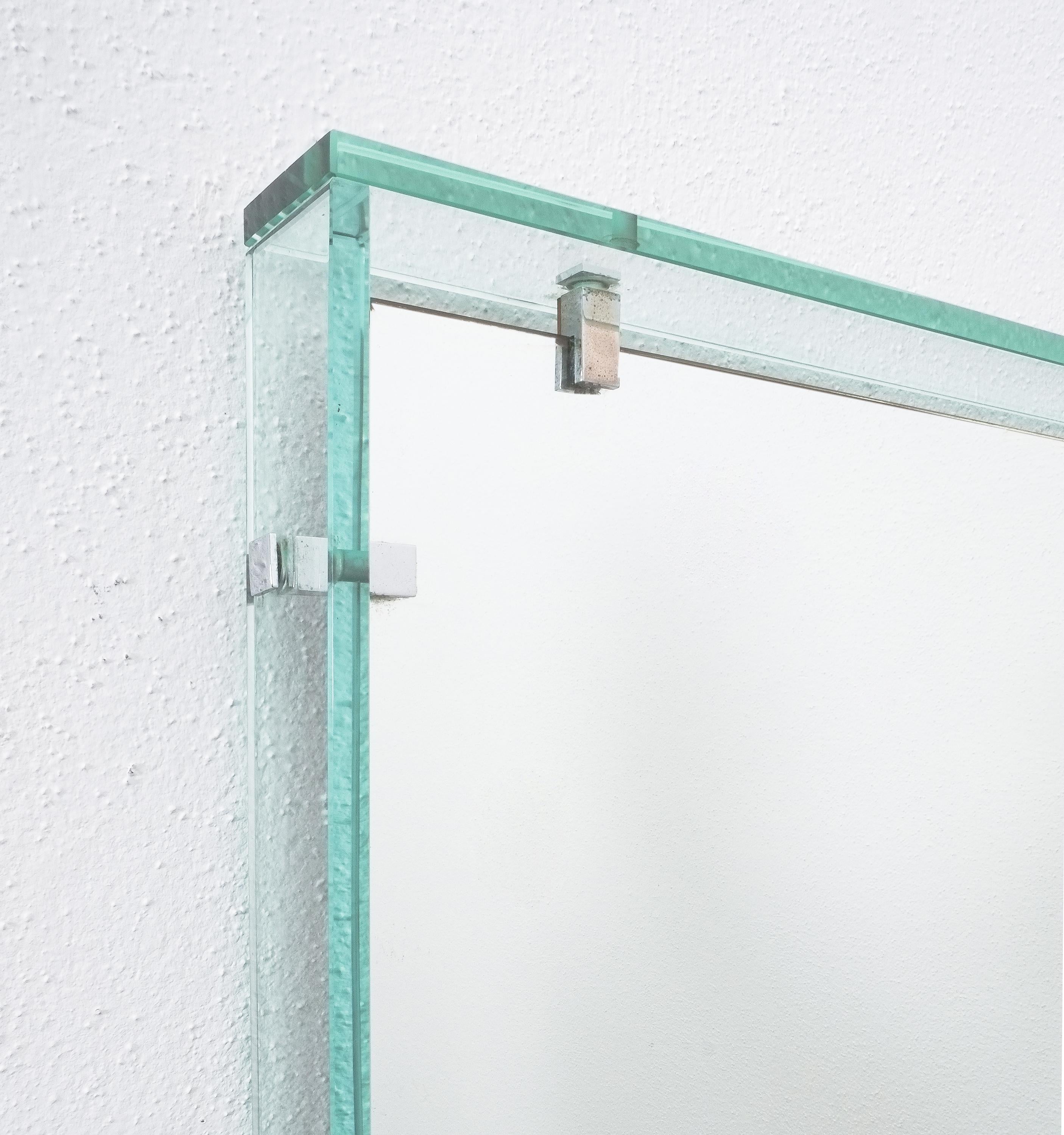 Fontana Arte Model 2014 Rectangular Floating Glass Mirrors, One of Two, 1960 In Good Condition For Sale In Vienna, AT