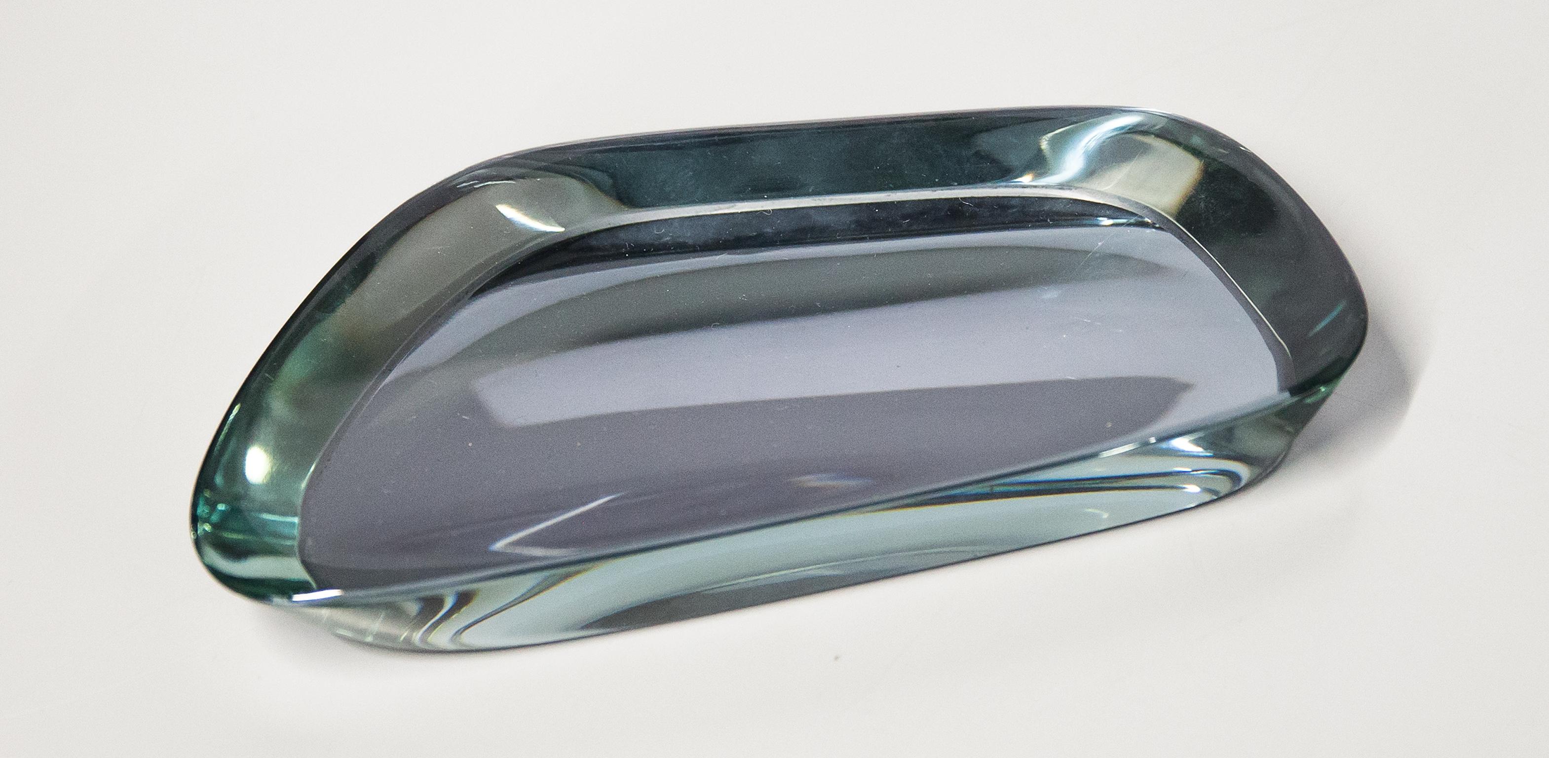 Rare blue grey glass bowl, candy dish designed by Max Ingrand for Fontana Arte, circa 1960. Similar examples pictured in Franco Deboni’s “Fontana Arte” published by Allemandi & C., 2012. Collectable crystal bowl by Italian master designer Max