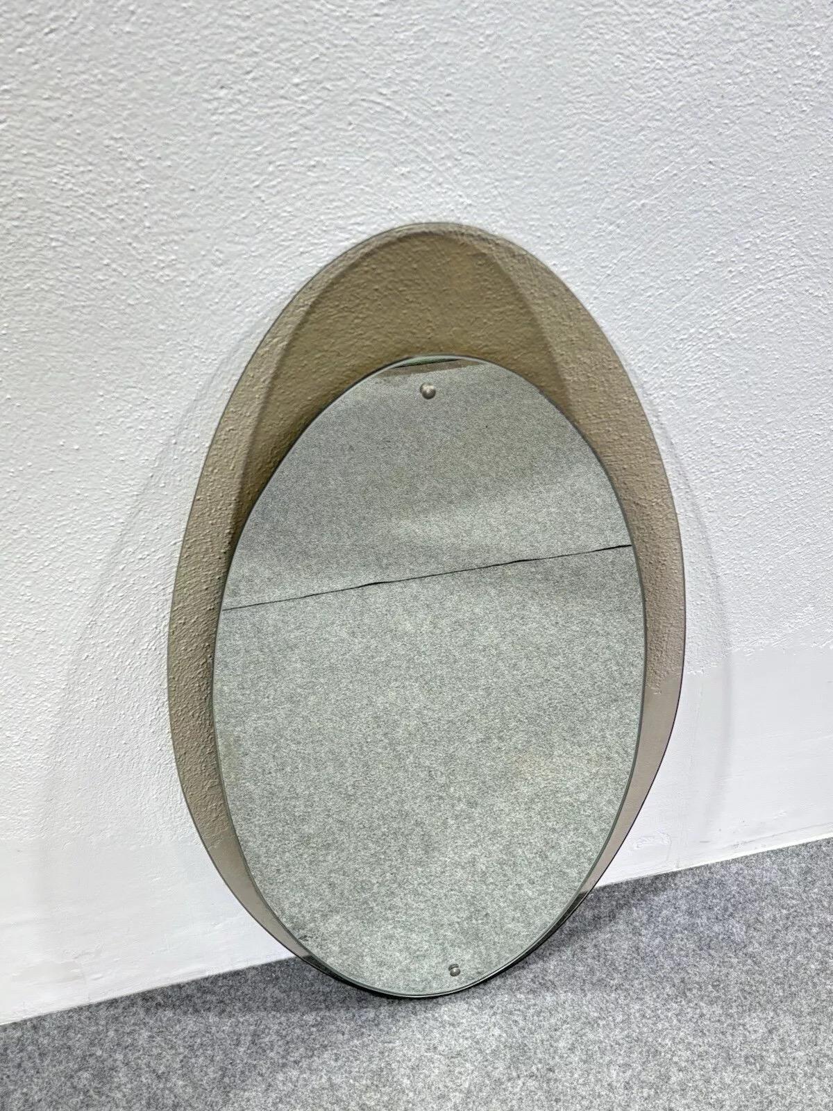 Miroir ovale Fontana Arte Design 1960's.



Miroir mural ovale dans le style de Fontana Arte.


L'article est en bon état, conservateur, il n'y a pas de défauts structurels à signaler, seulement des signes du temps dus à l'utilisation et à