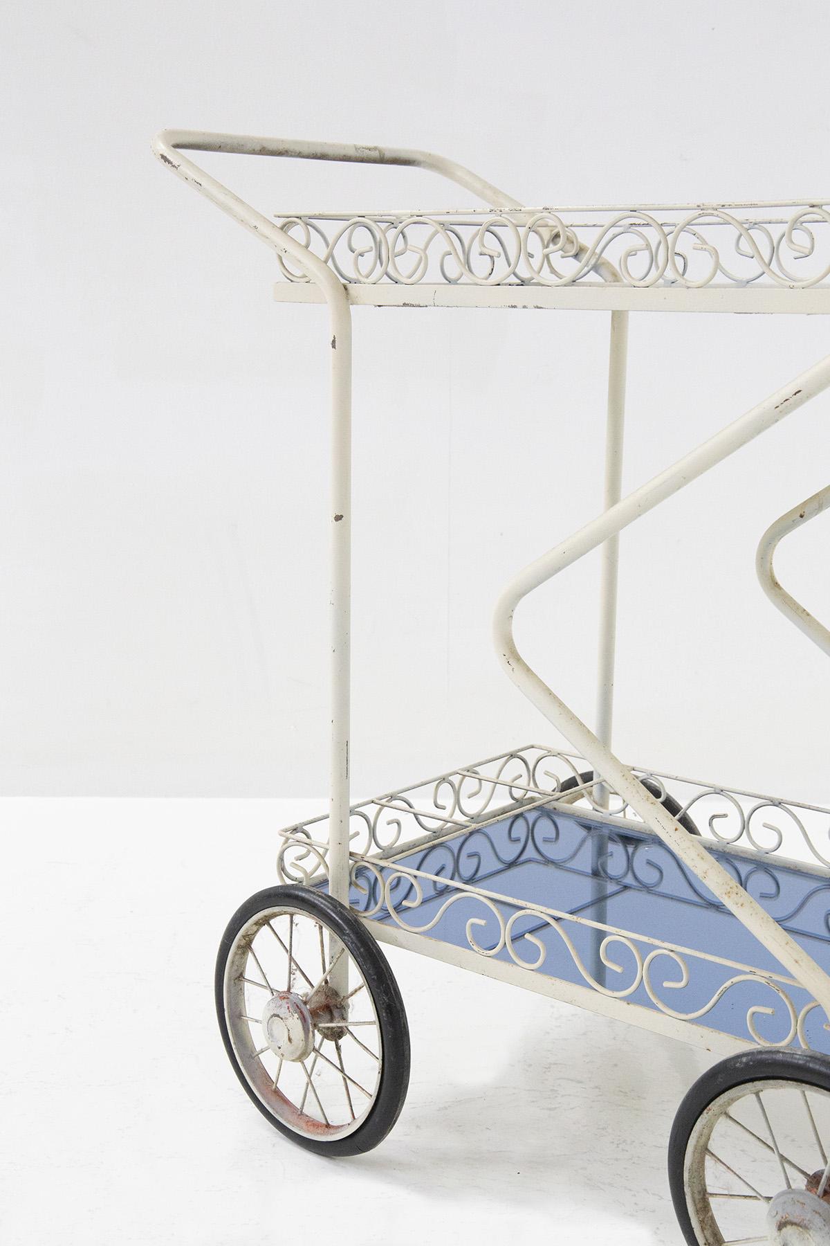 Verni Chariot en fer peint et verre bleu « Attr'' de Fontana Arte en vente