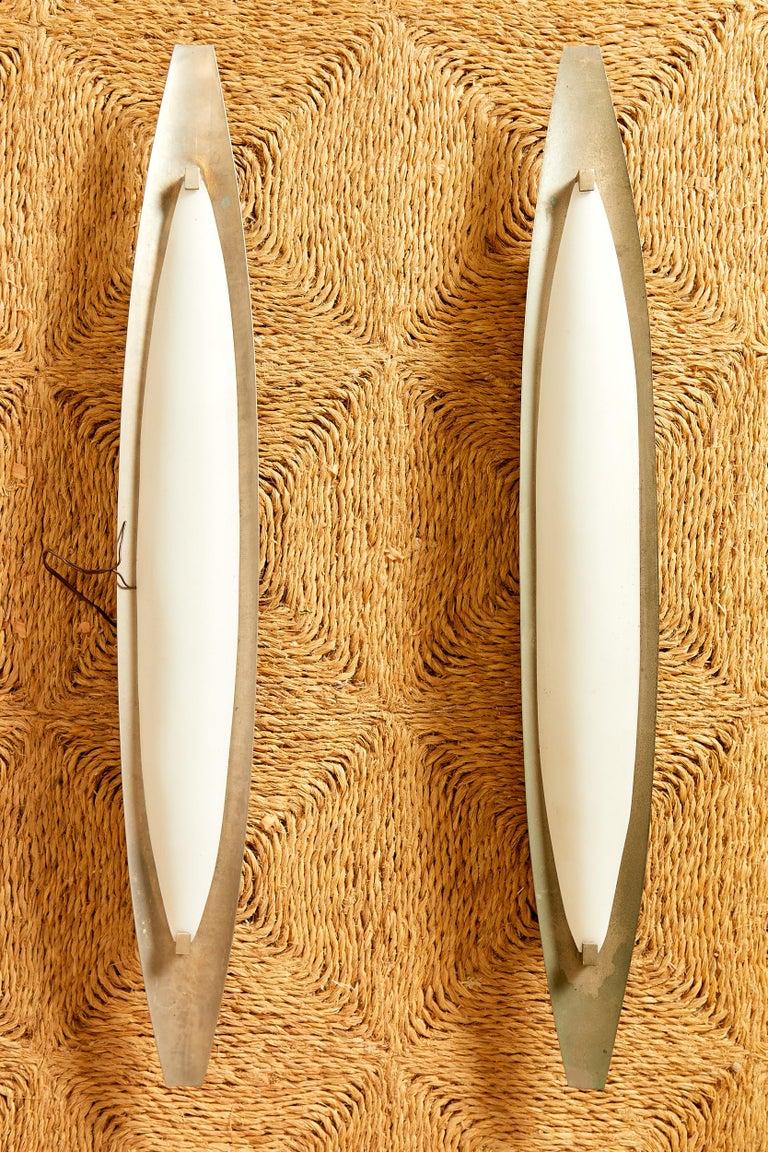 Moderno Fontana Arte Coppia di lampade da parete, 1960 circa, Italia.