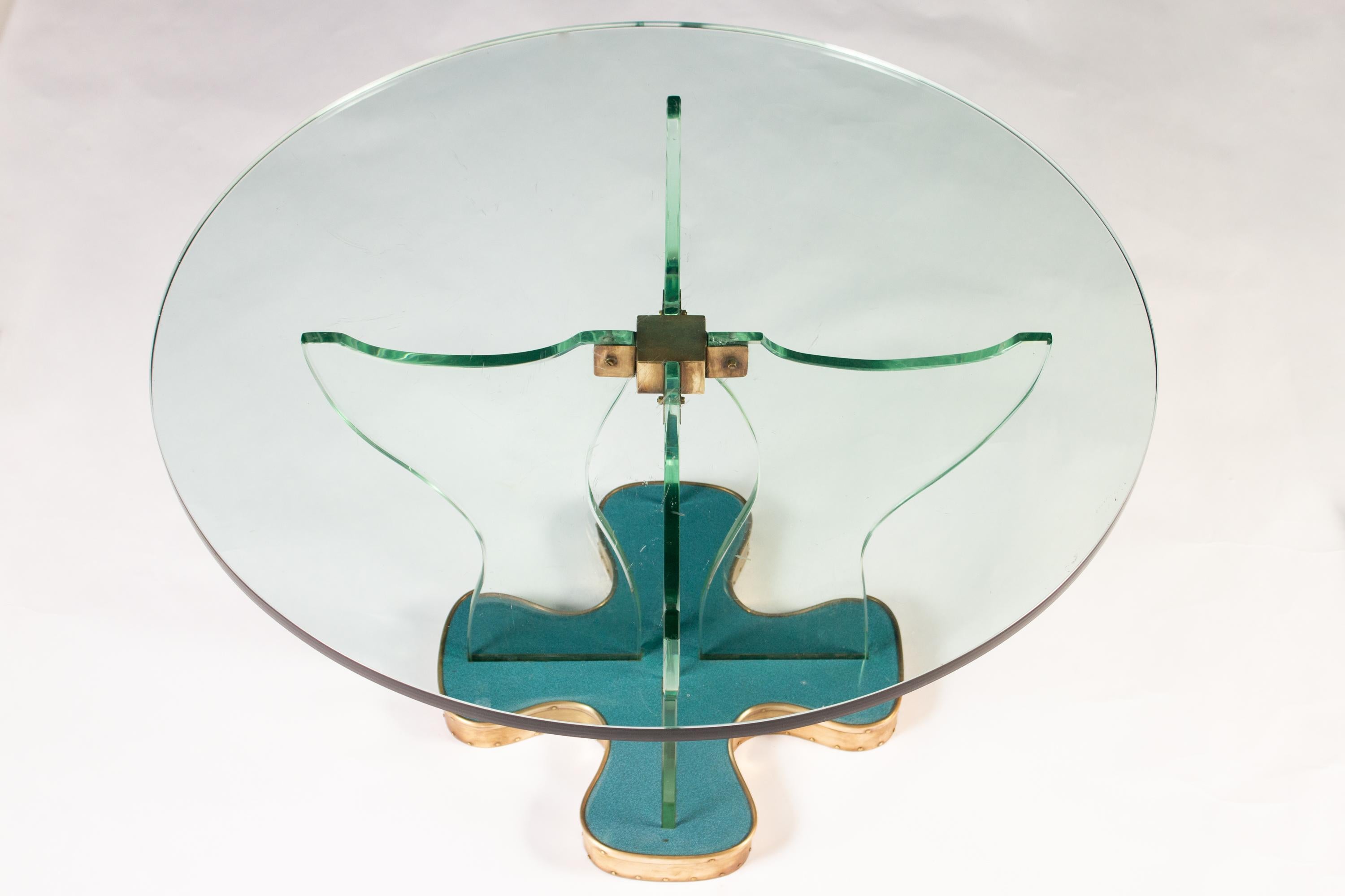 Tavolo rotondo da centro o da caffè in vetro attribuito a Fontana Arte, Italia, 1940 In condizioni ottime in vendita a Rome, IT