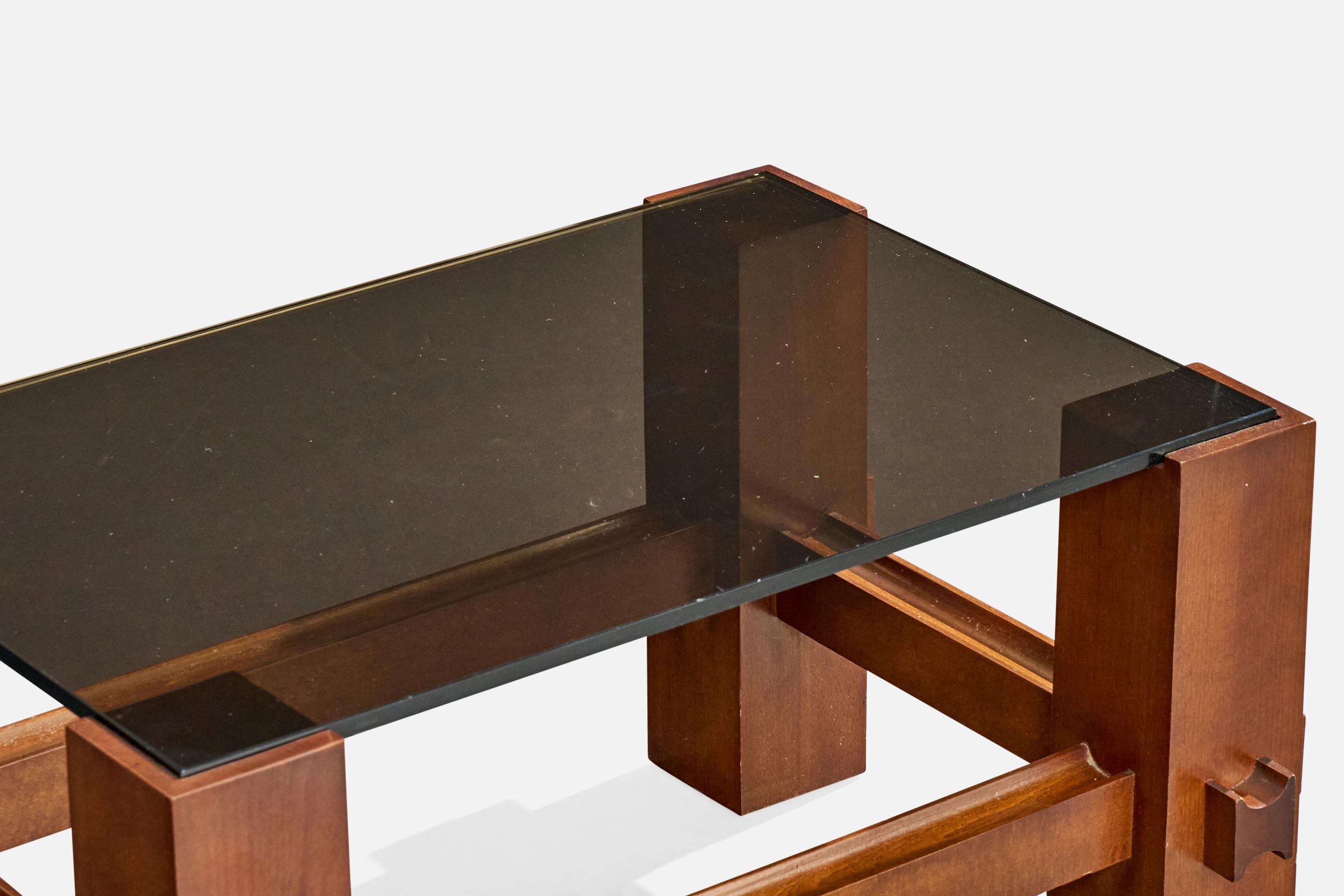 Fontana Arte, Side Table, Walnut, Glass, Italy, 1960s In condizioni discrete in vendita a High Point, NC