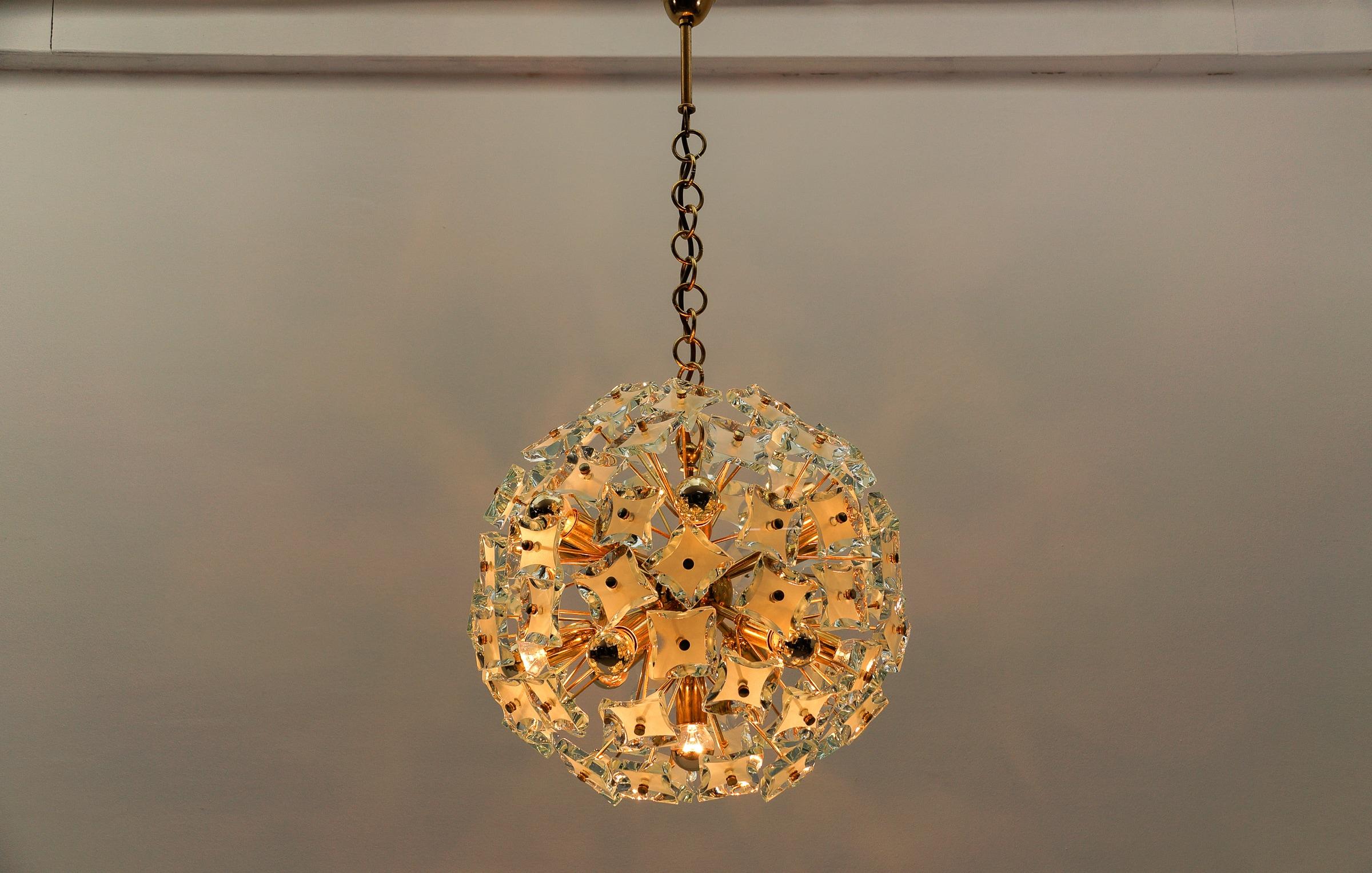 Fontana Arte Snowflake Lamp in Gold and Glass, 1960s Italy For Sale 3