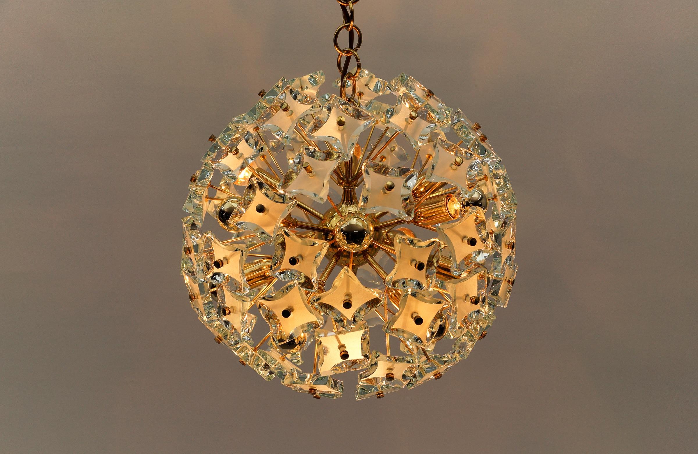 Fontana Arte Snowflake Lamp in Gold and Glass, 1960s Italy For Sale 5