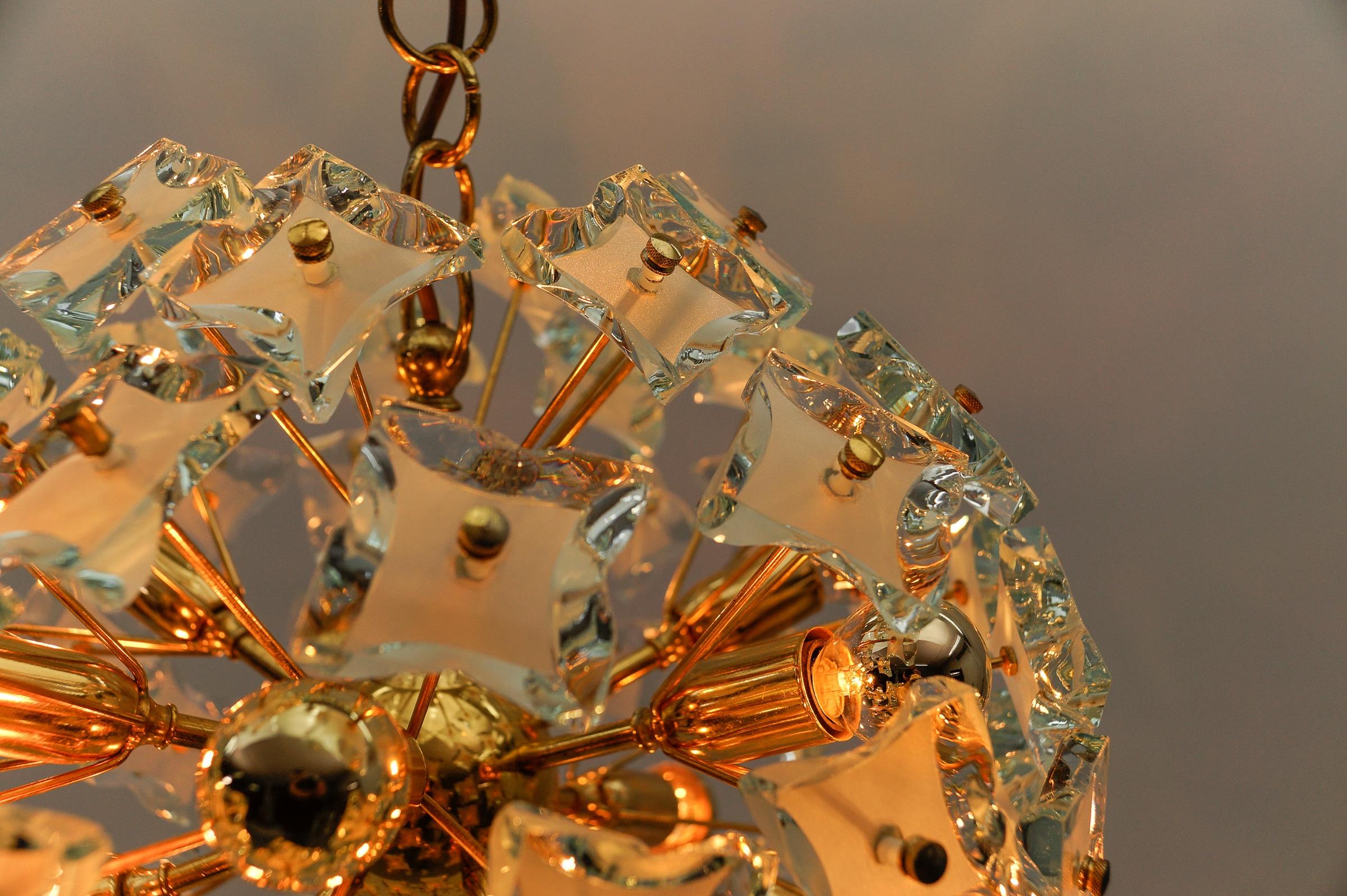 Fontana Arte Snowflake Lamp in Gold and Glass, 1960s Italy For Sale 7