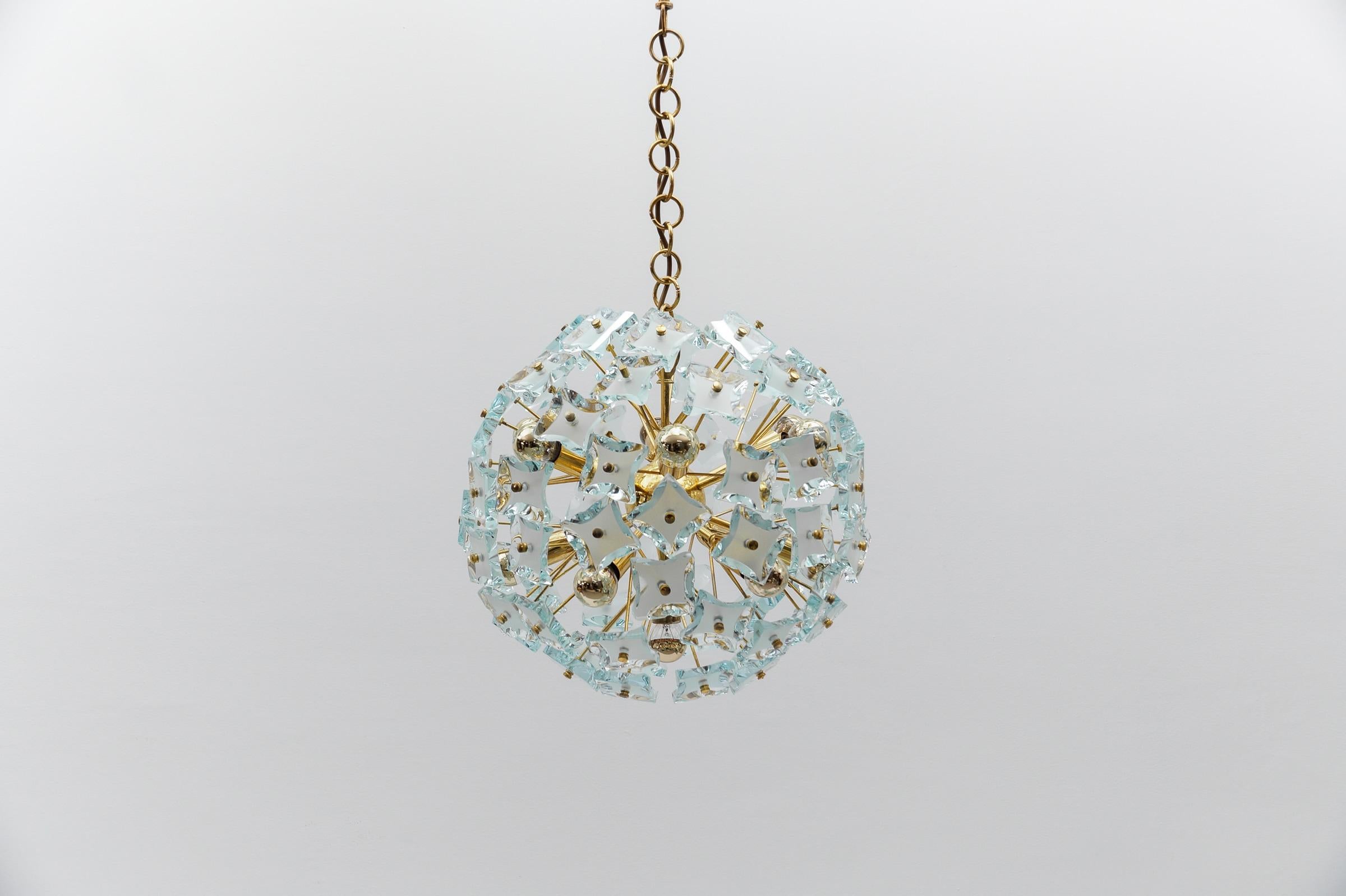 Italian Fontana Arte Snowflake Lamp in Gold and Glass, 1960s Italy For Sale