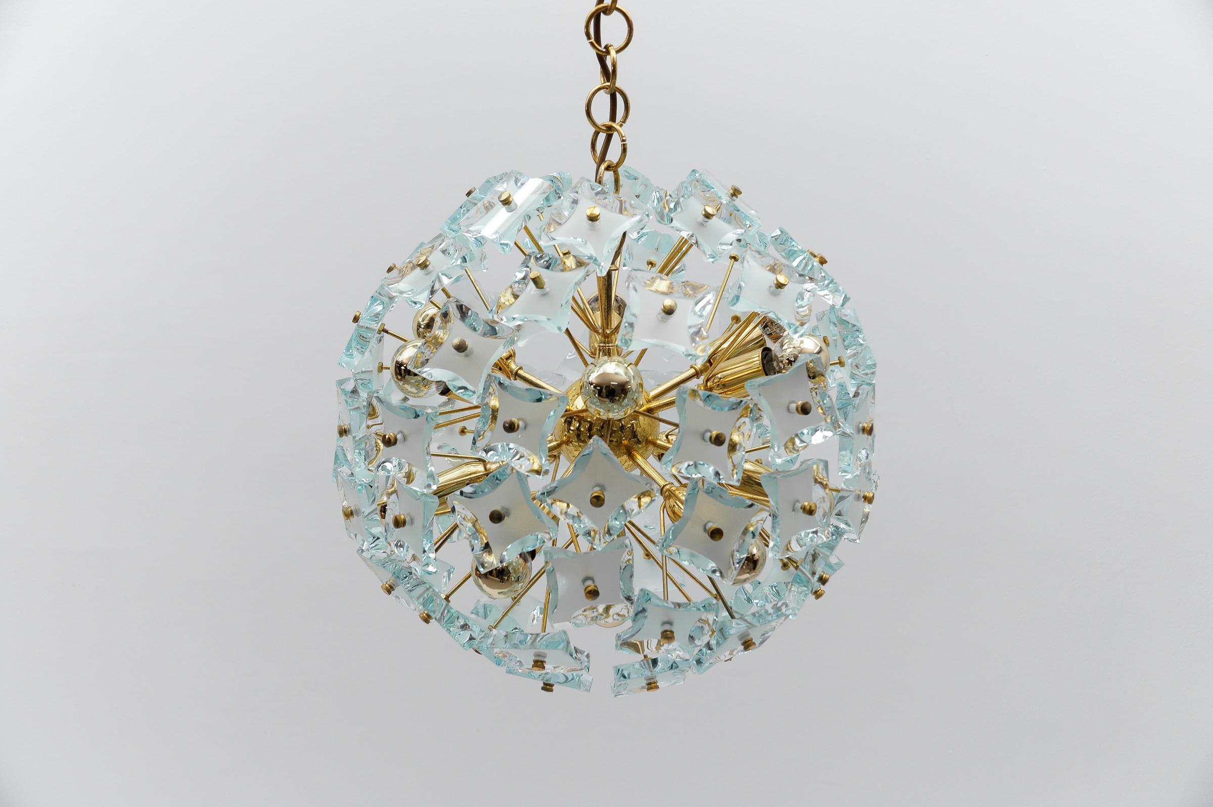 Mid-20th Century Fontana Arte Snowflake Lamp in Gold and Glass, 1960s Italy For Sale