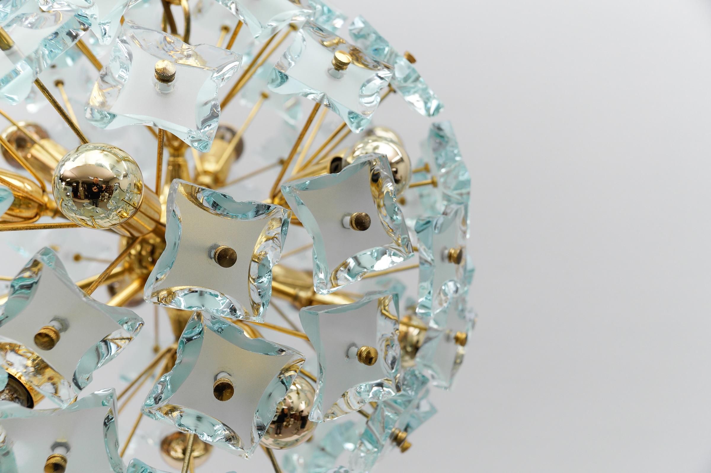 Fontana Arte Snowflake Lamp in Gold and Glass, 1960s Italy For Sale 2