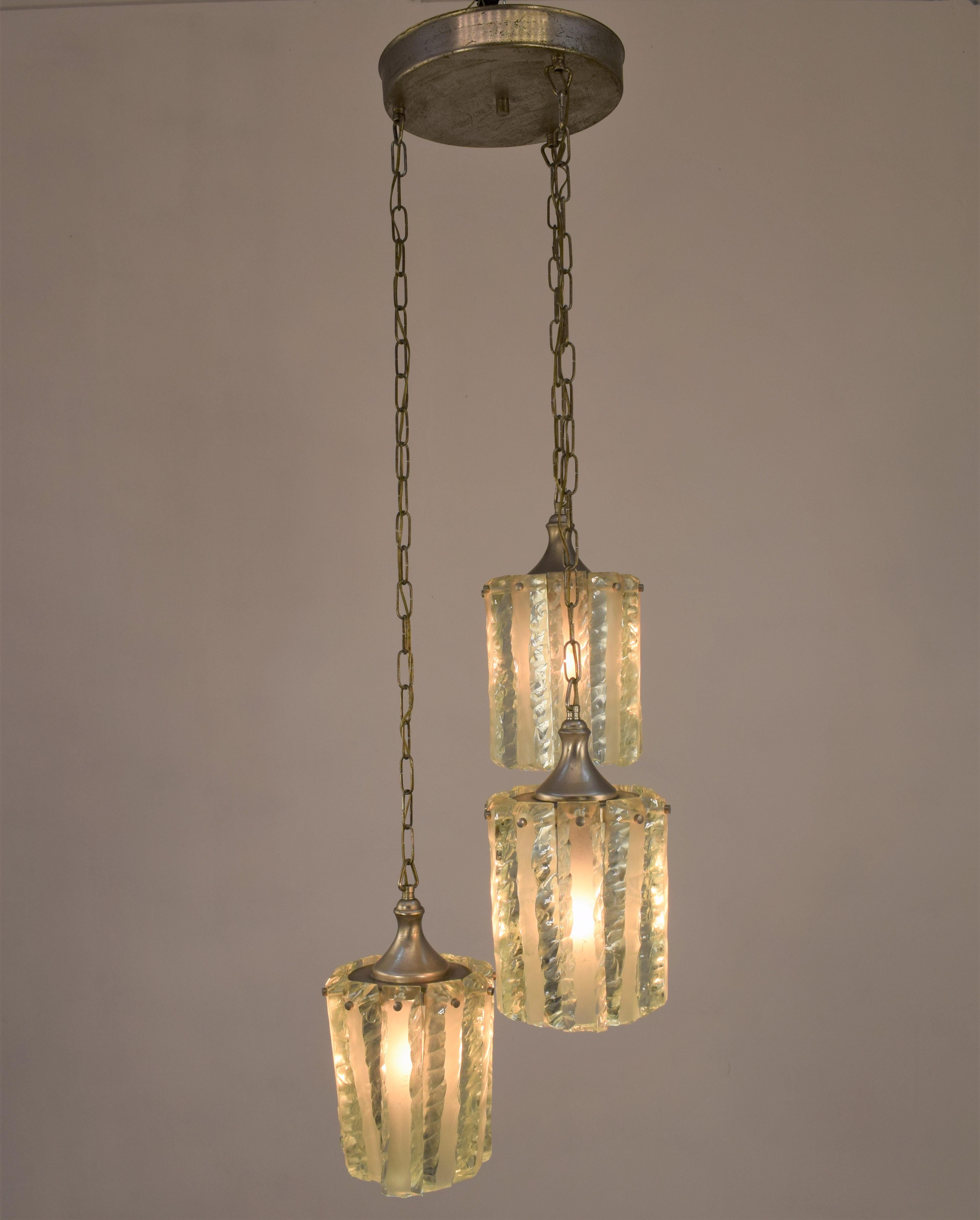 Fontana Arte style, chandelier, 1960s.
Dimensions: H=110 cm; D=35 cm.