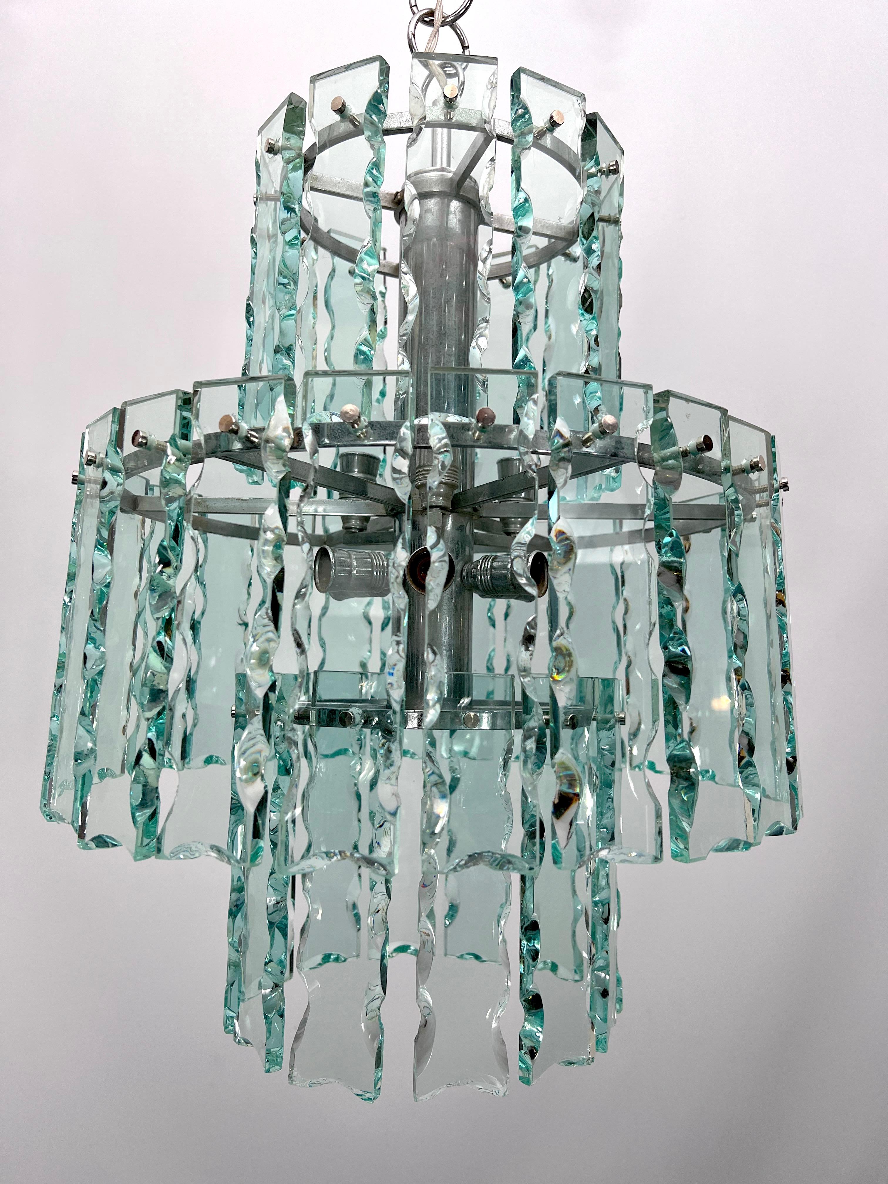 Fontana Arte Style, Italian Cut Glass Chandelier by Zero Quattro, 1970s For Sale 10