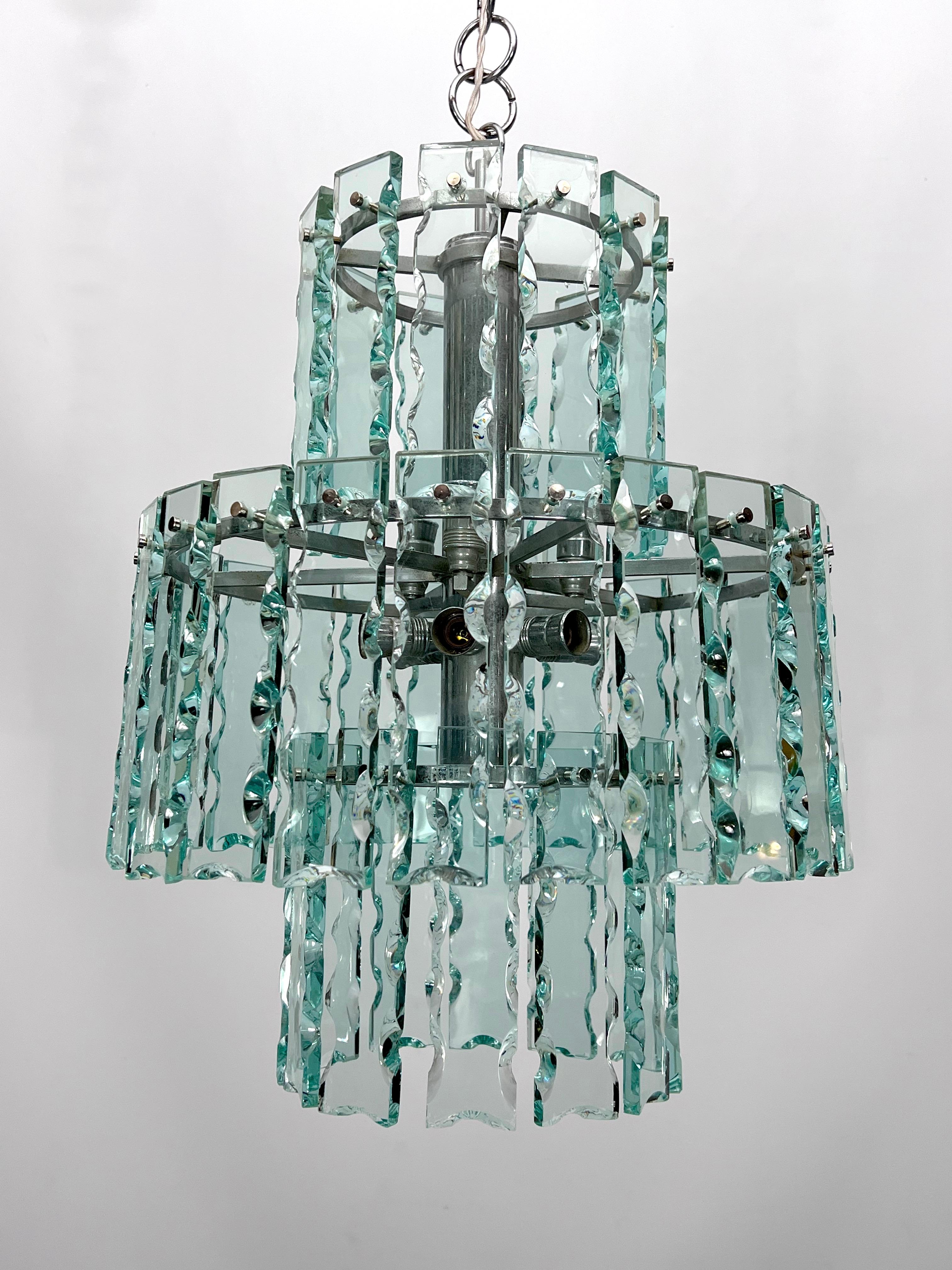 Mid-Century Modern Fontana Arte Style, Italian Cut Glass Chandelier by Zero Quattro, 1970s For Sale