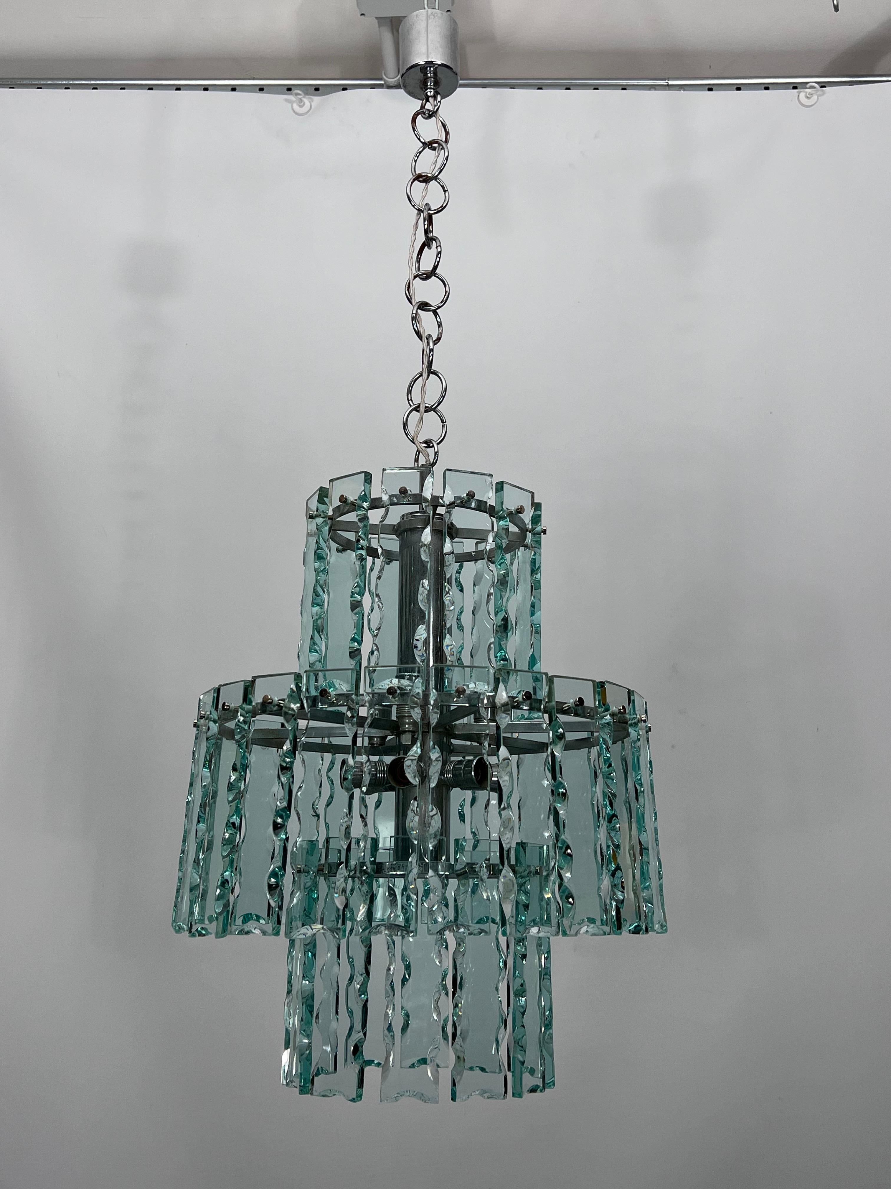 Fontana Arte Style, Italian Cut Glass Chandelier by Zero Quattro, 1970s For Sale 3