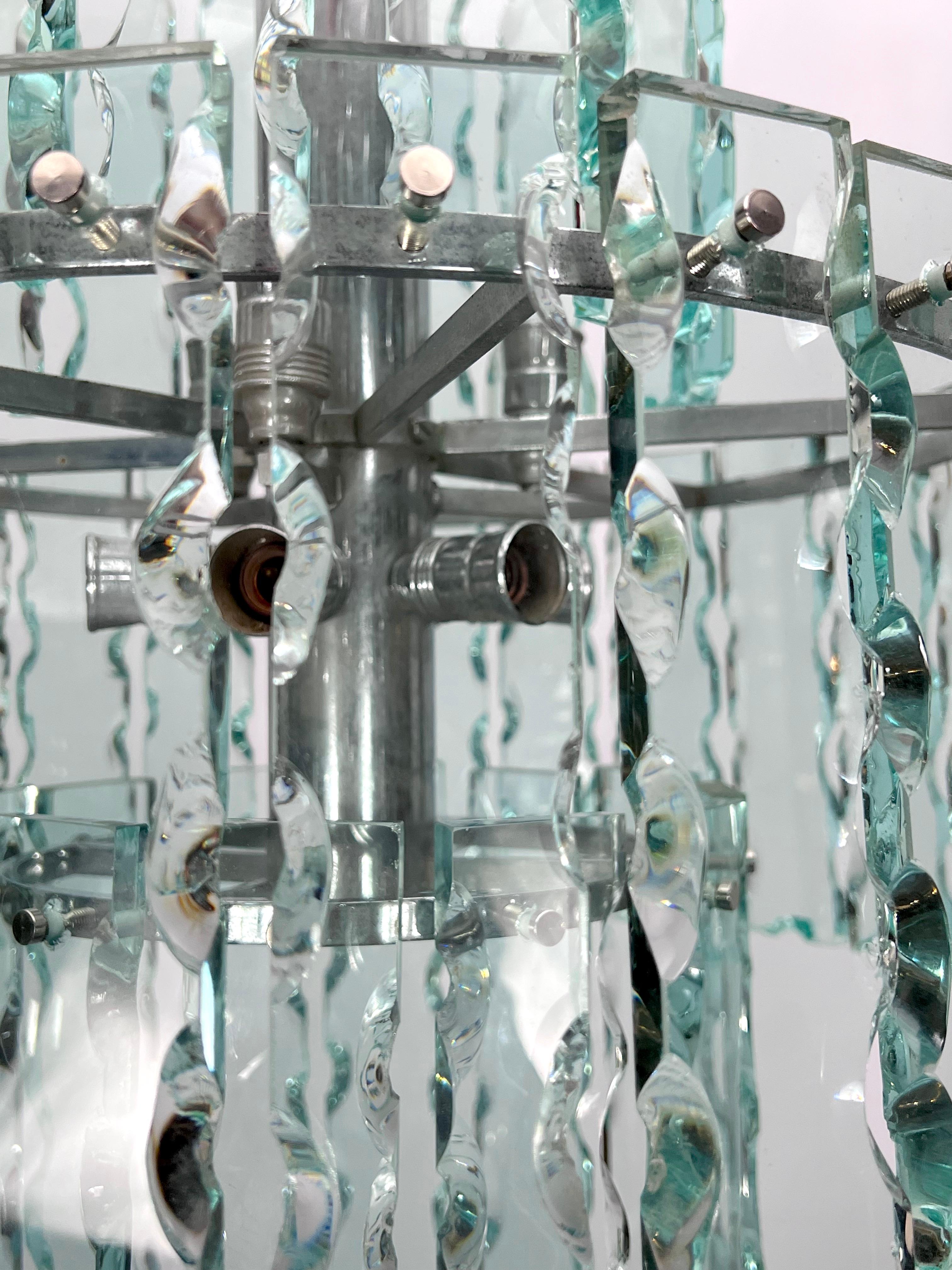 Fontana Arte Style, Italian Cut Glass Chandelier by Zero Quattro, 1970s For Sale 4