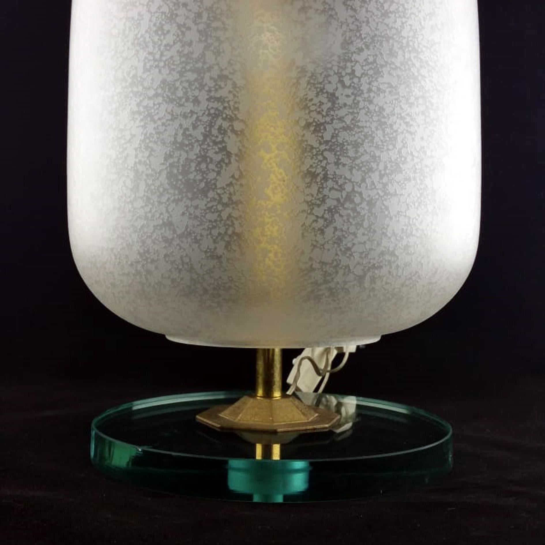 Fontana Arte Style Murano Glass Shade Table or Nightstand Lamp, Italy, 1950s In Good Condition For Sale In BUDAPEST, HU
