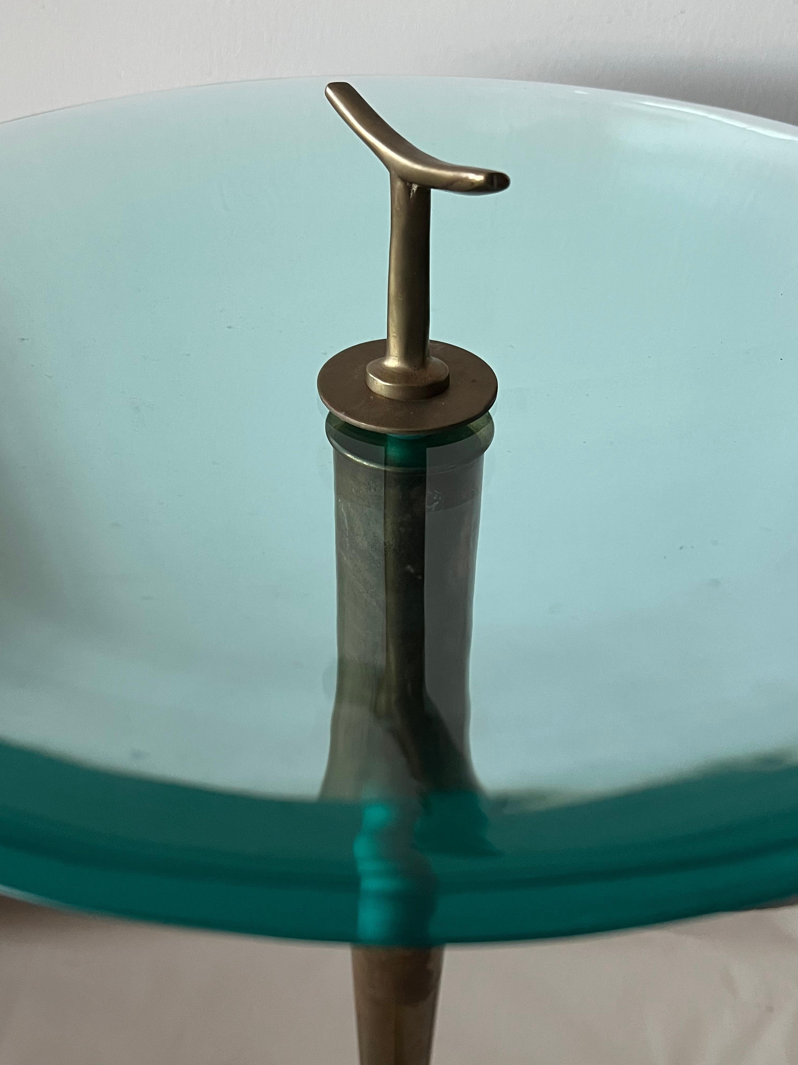 Fontana Arte Style Beistelltisch aus poliertem Stahl  Messing und konkaves Glas im Angebot 2