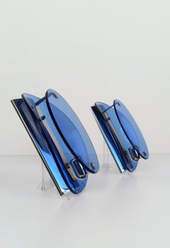 Pareja de Apliques Estilo Fontana Arte en Cristal Curvado Azul y Cromado, Italia Años 70