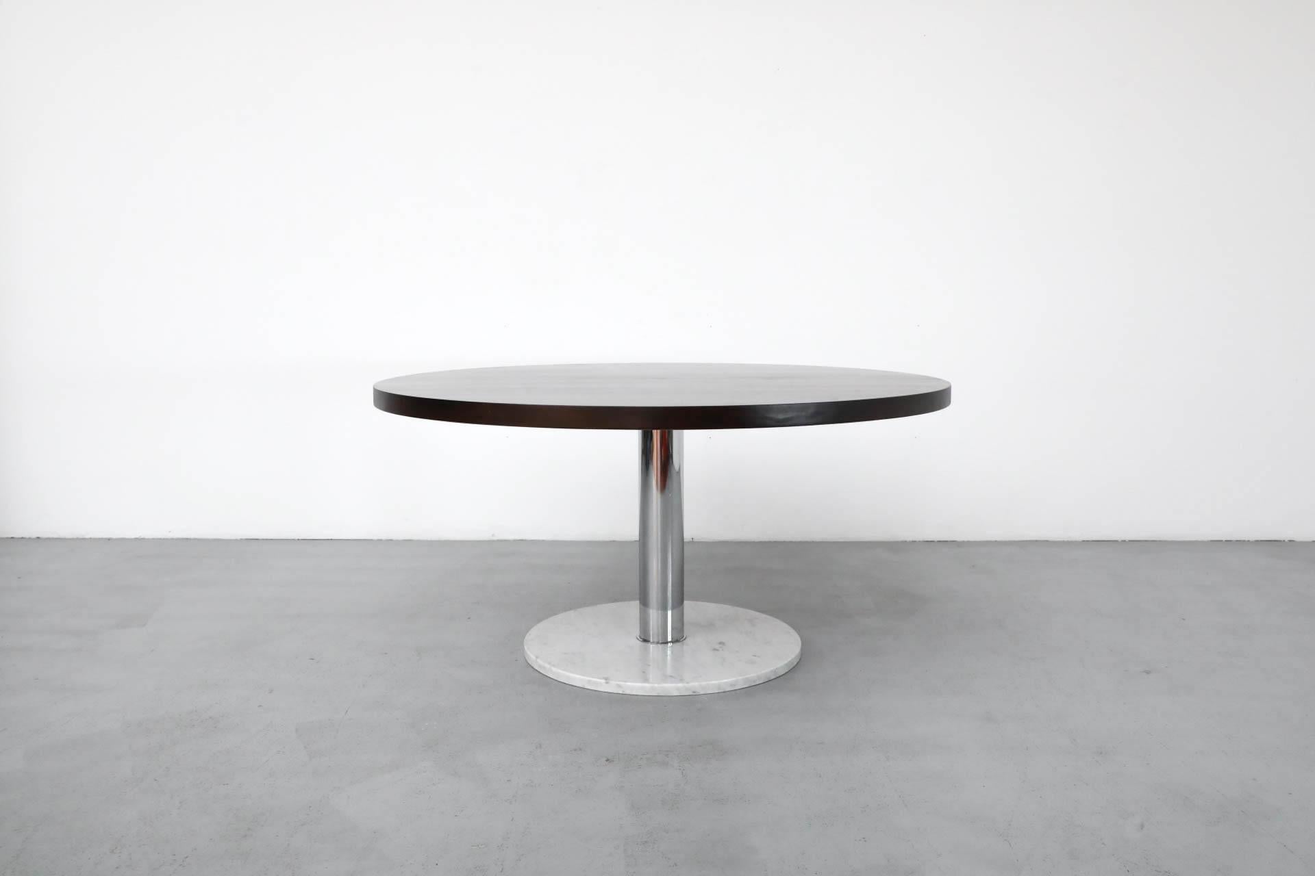 Mesa de Pedestal Estilo Fontana Arte con Tablero de Madera Sunburst y Base de Cromo y Mármol Posmoderno en venta