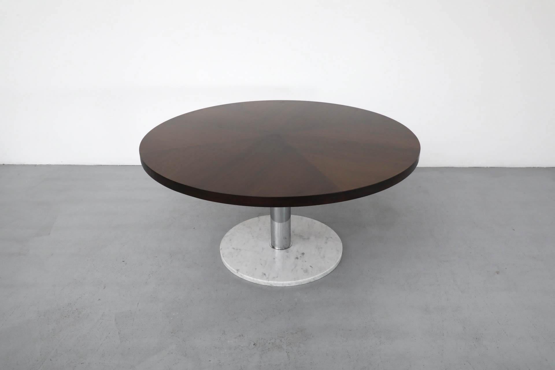 Mesa de Pedestal Estilo Fontana Arte con Tablero de Madera Sunburst y Base de Cromo y Mármol en Bueno estado para la venta en Los Angeles, CA