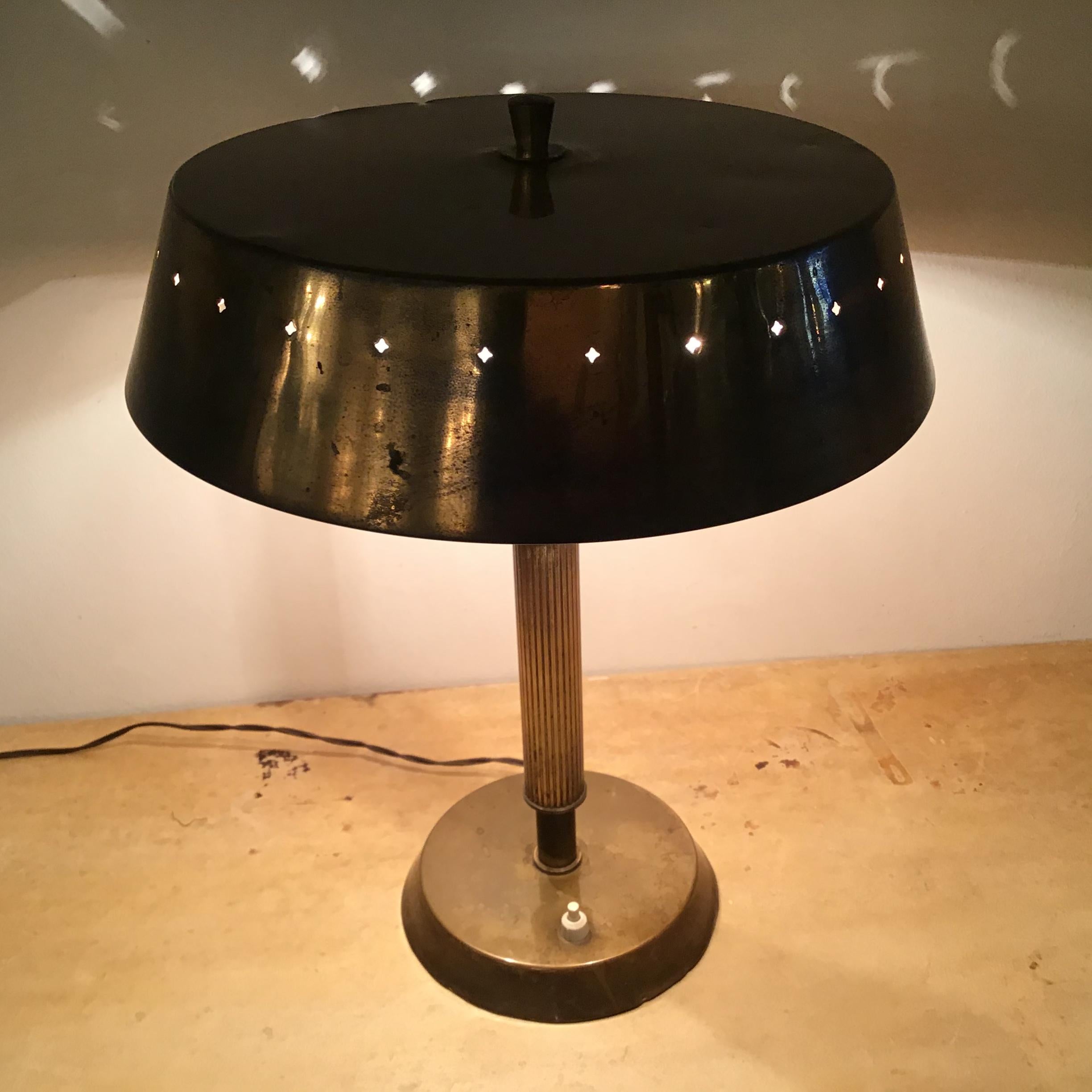 Lampe de bureau Fontana Arte en laiton et fer, Italie, 1950 en vente 6