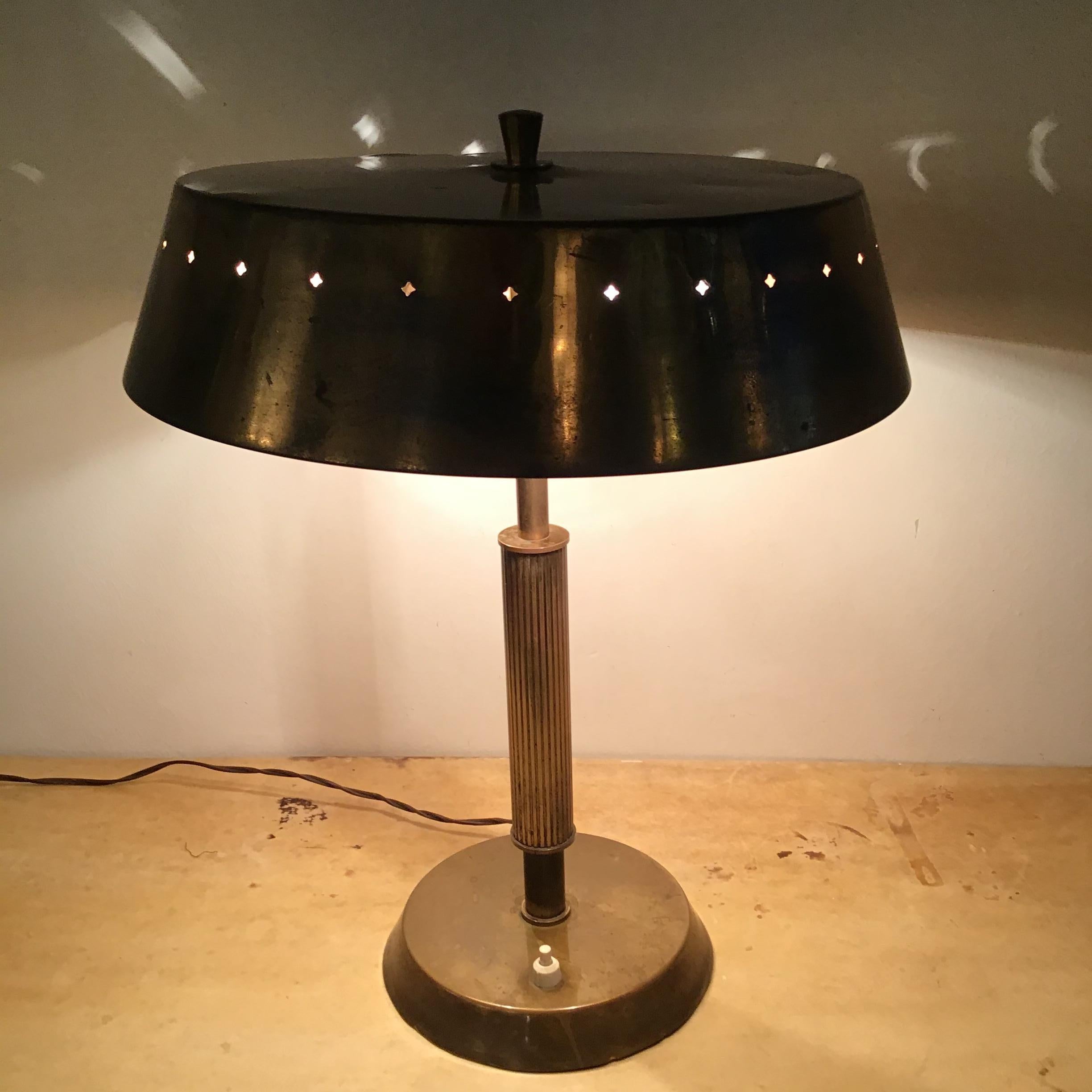 Lampe de bureau Fontana Arte en laiton et fer, Italie, 1950 en vente 7