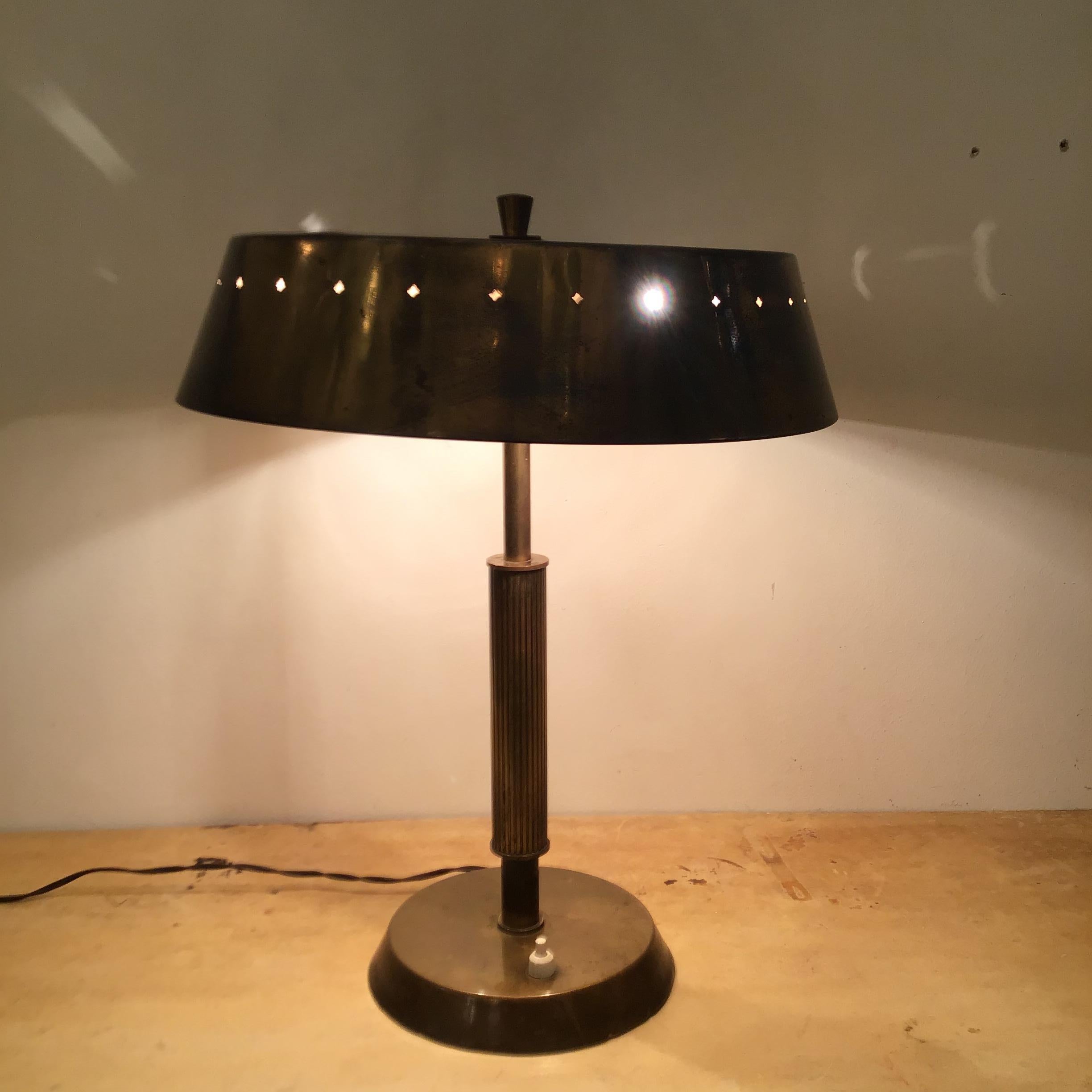 Fontana Arte-Tischlampe aus Messing und Eisen, Italien im Angebot 10