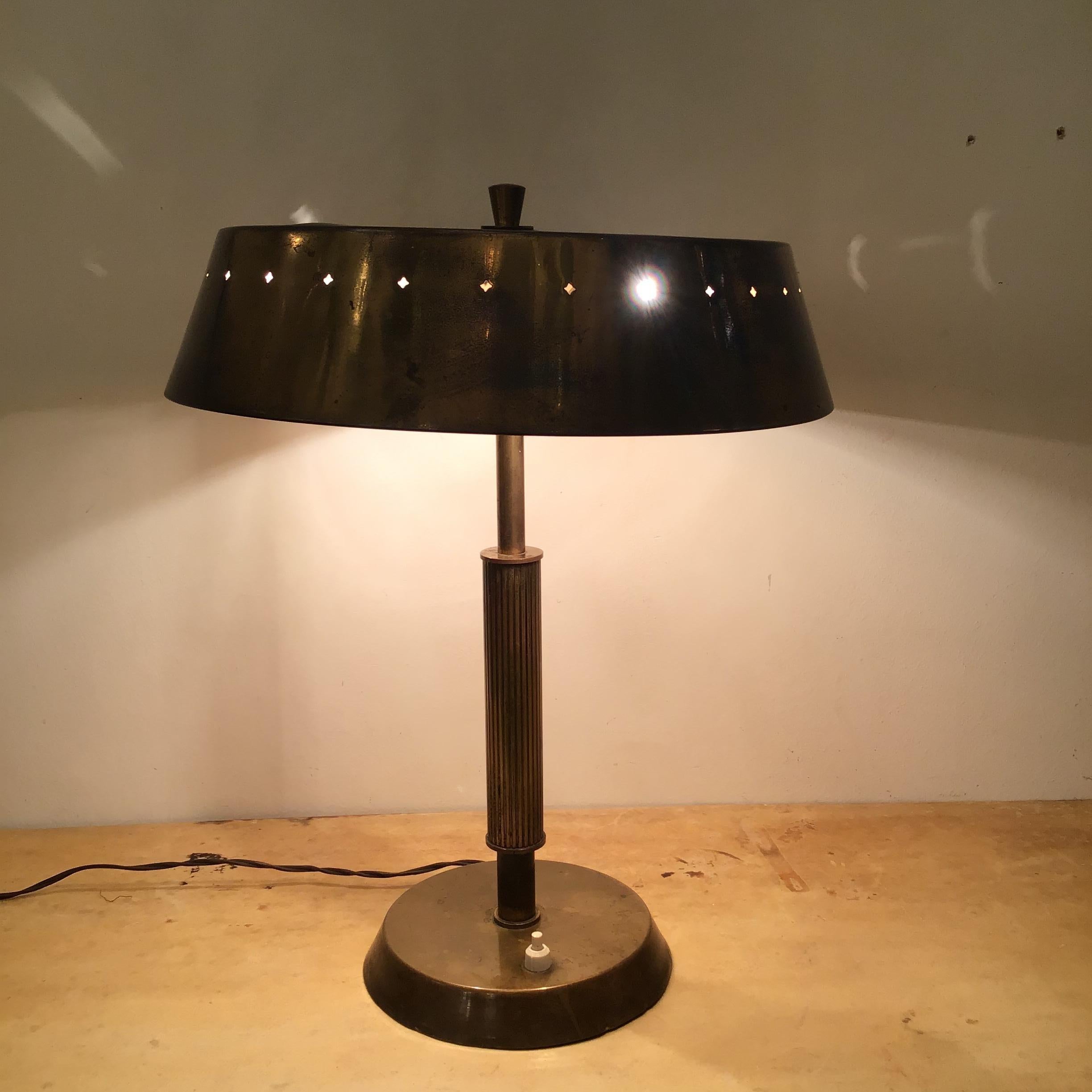 Fontana Arte-Tischlampe aus Messing und Eisen, Italien im Angebot 11