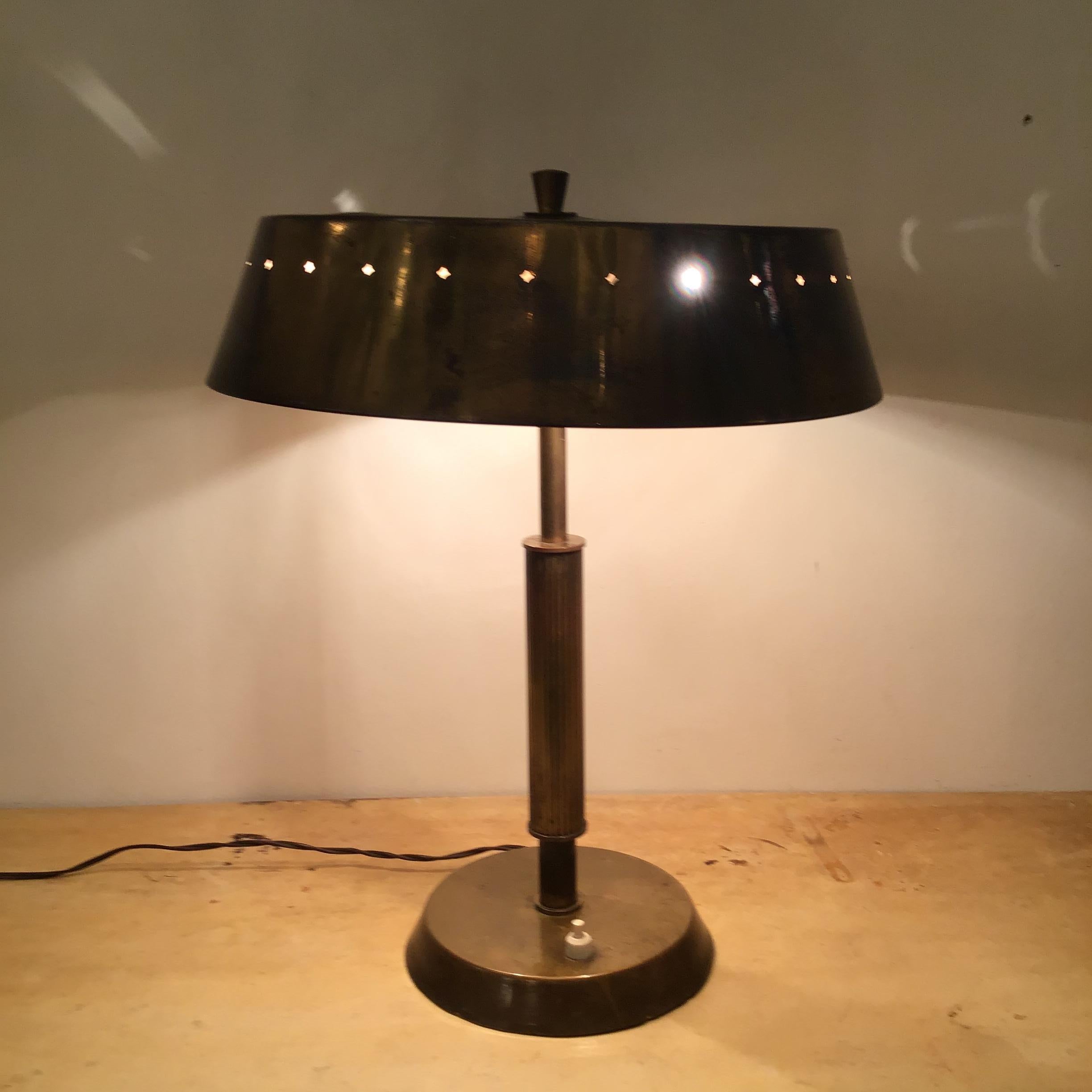 Lampe de bureau Fontana Arte en laiton et fer, Italie, 1950 en vente 13