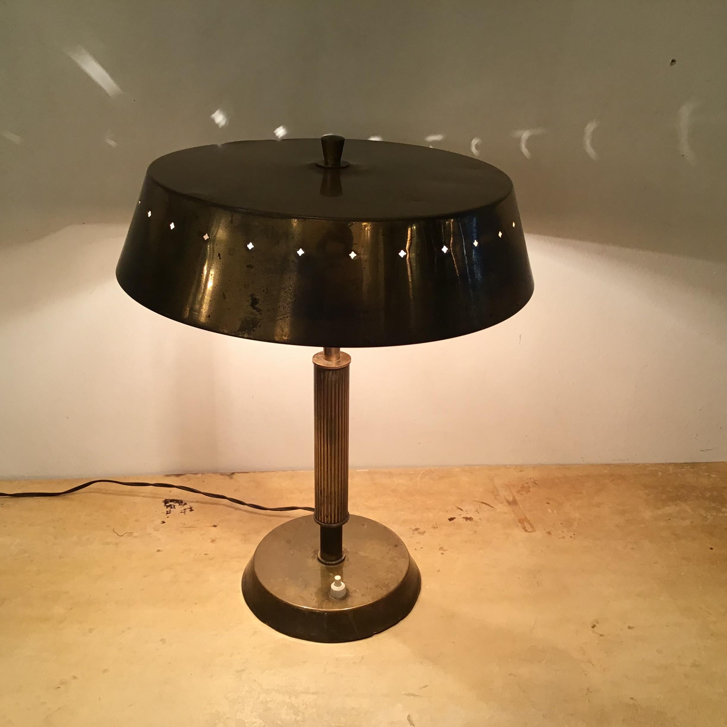 Lampe de bureau Fontana Arte en laiton et fer, Italie, 1950 en vente 2