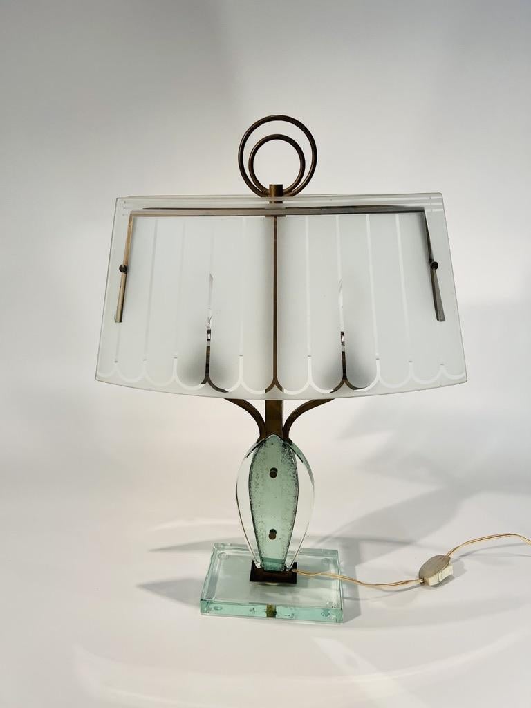 Gravé Lampe de table Fontana Arte circa 1960 en vente