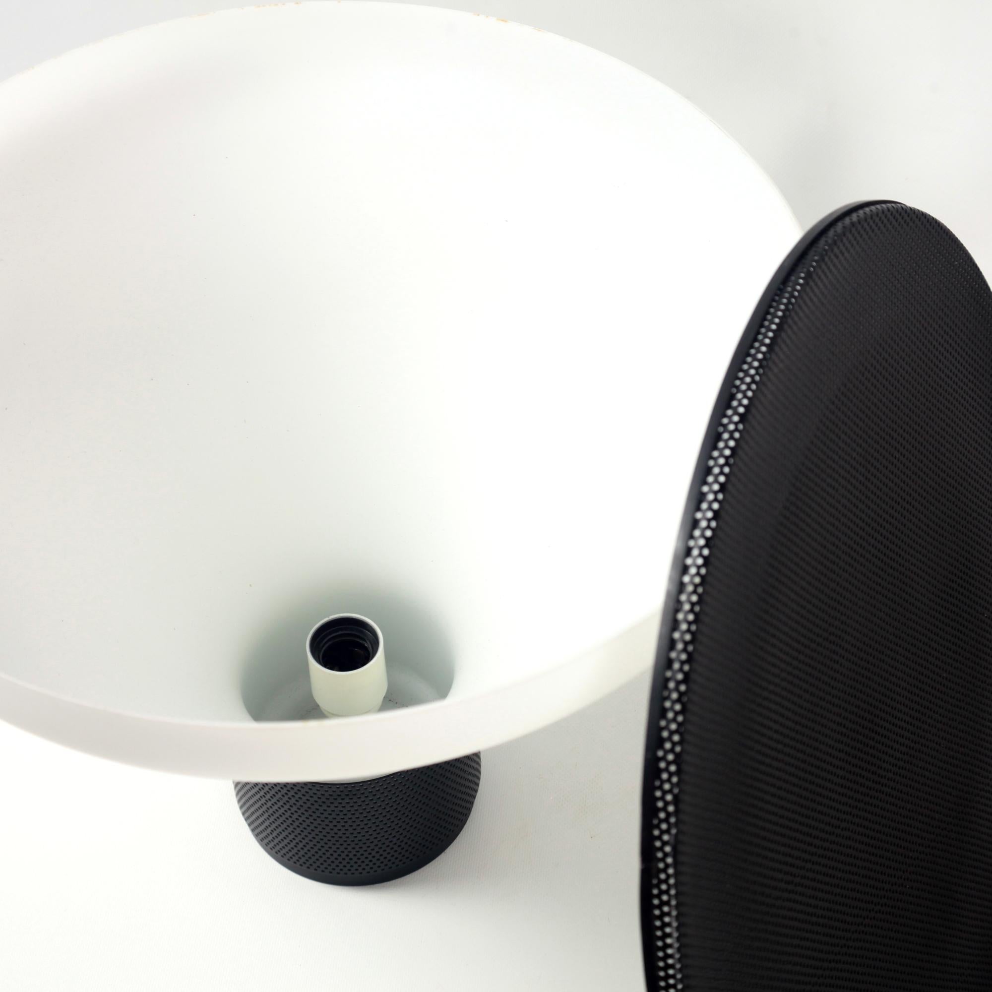 Lampe de table Fontana Arte Model No 2657 Figura Design Gregotti Associati Italy 1980s en vente 2