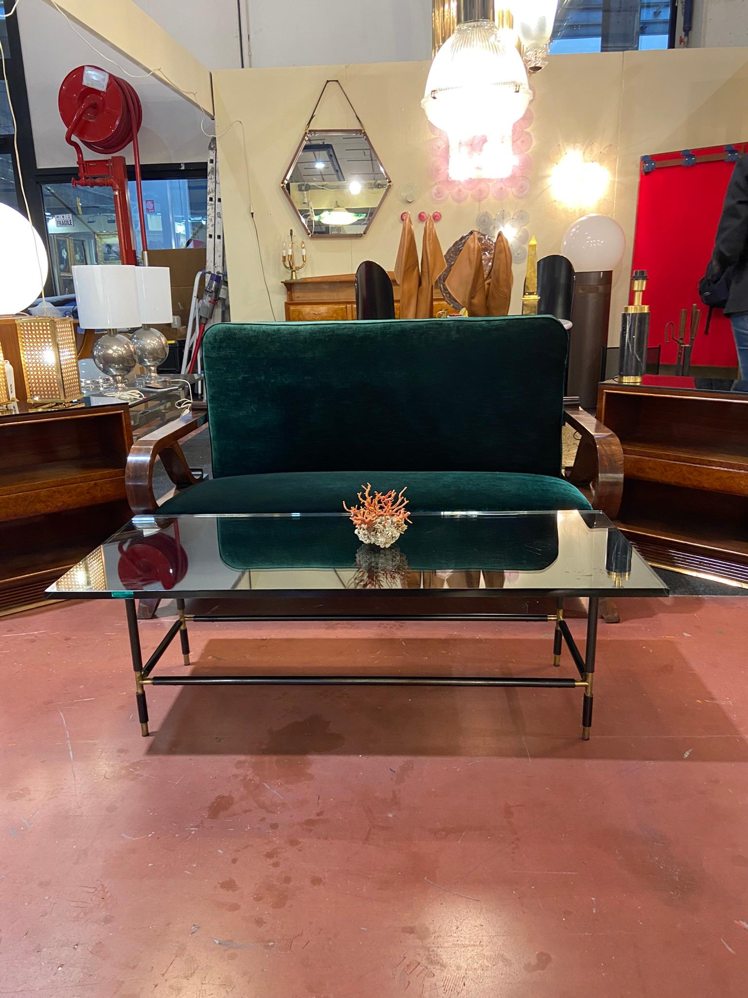 Italian Petite table Fontana Arte mod. 1736 avec plateau en miroir, Italie, années 1950 en vente