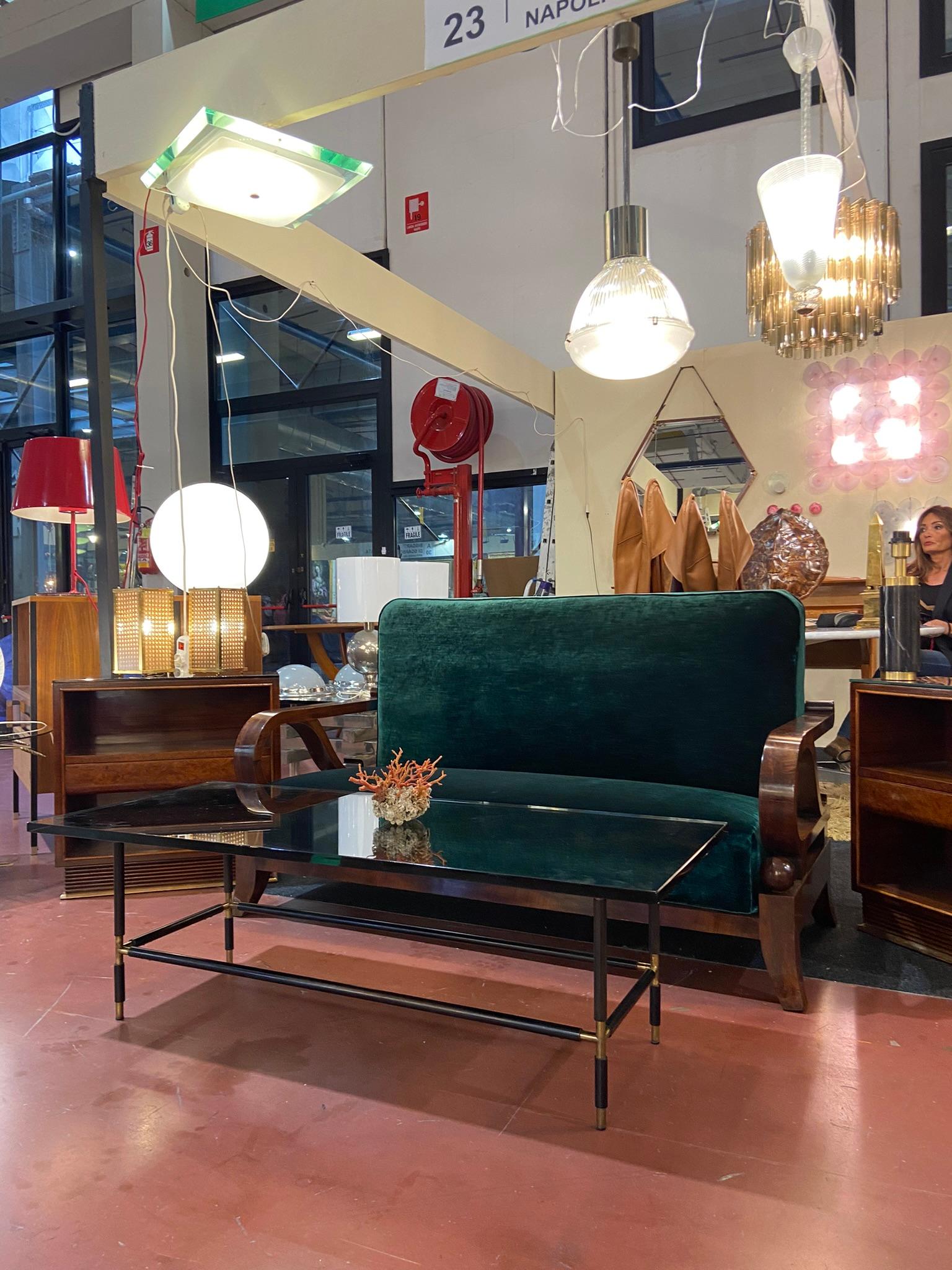 Petite table Fontana Arte mod. 1736 avec plateau en miroir, Italie, années 1950 Bon état - En vente à Naples, IT