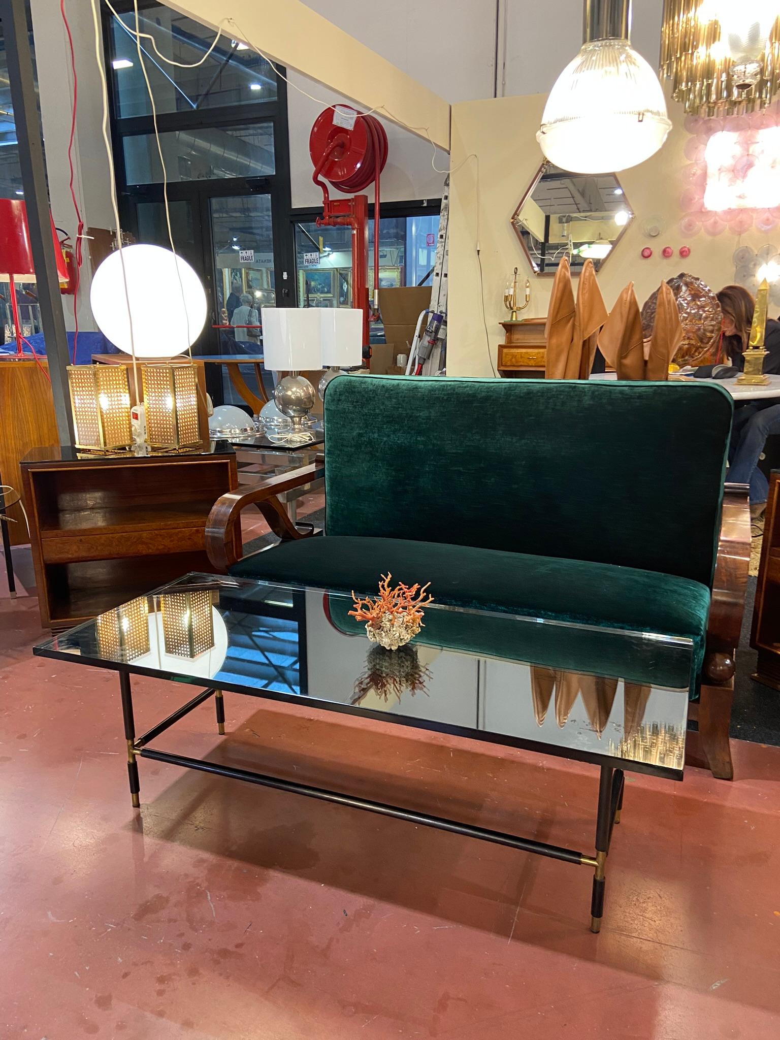 Mid-20th Century Petite table Fontana Arte mod. 1736 avec plateau en miroir, Italie, années 1950 en vente