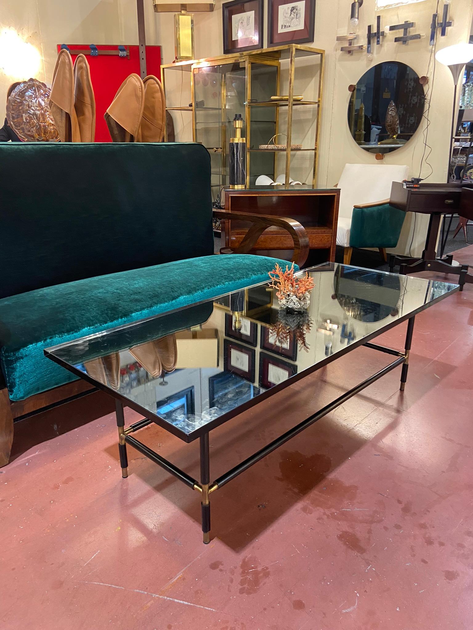 Métal Petite table Fontana Arte mod. 1736 avec plateau en miroir, Italie, années 1950 en vente
