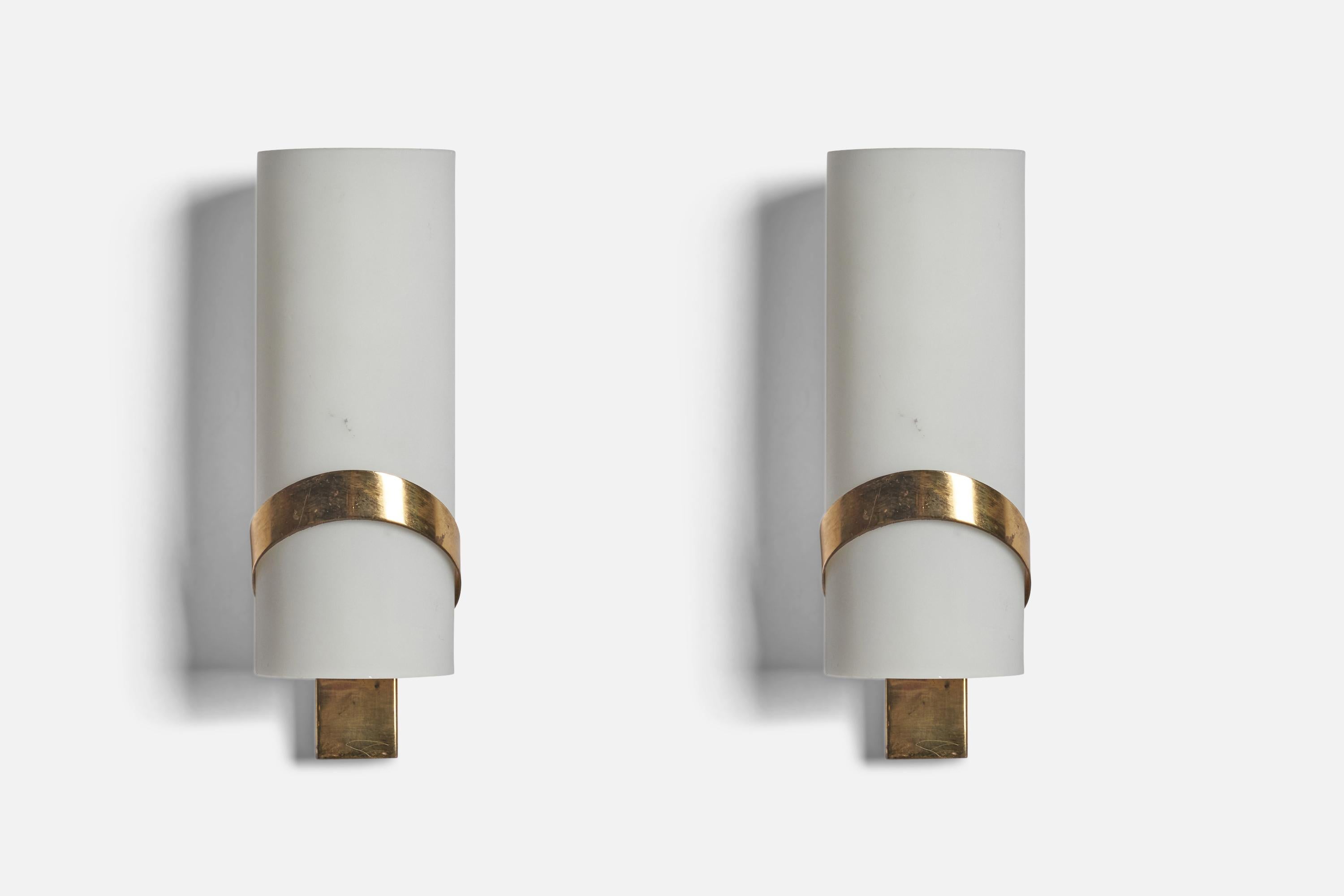 Mid-20th Century Fontana Arte, Wall Lights, Brass, Glass, Italy, 1950s For Sale