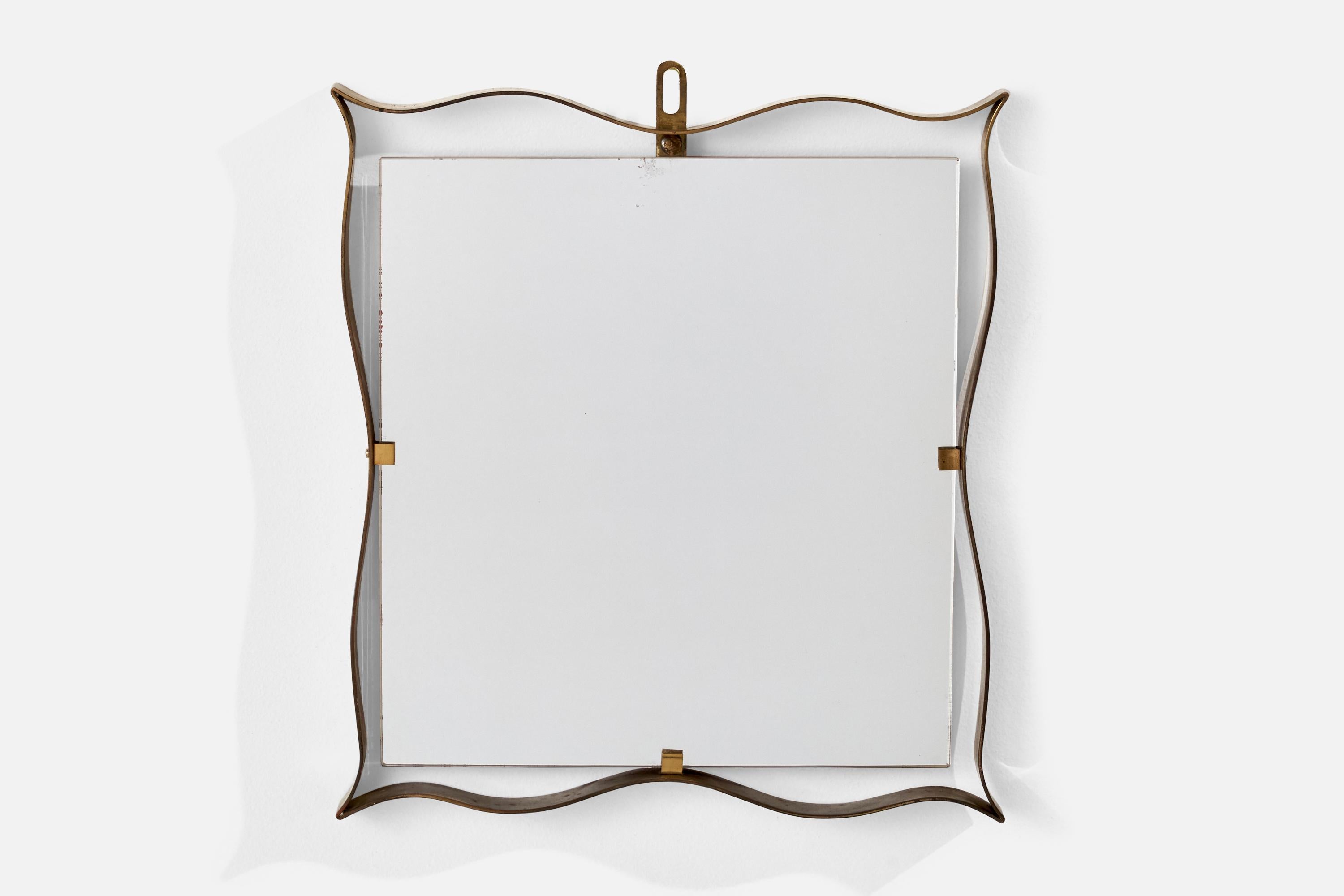 Specchio da parete in ottone disegnato e prodotto da Fontana Arte, Italia, anni '40.