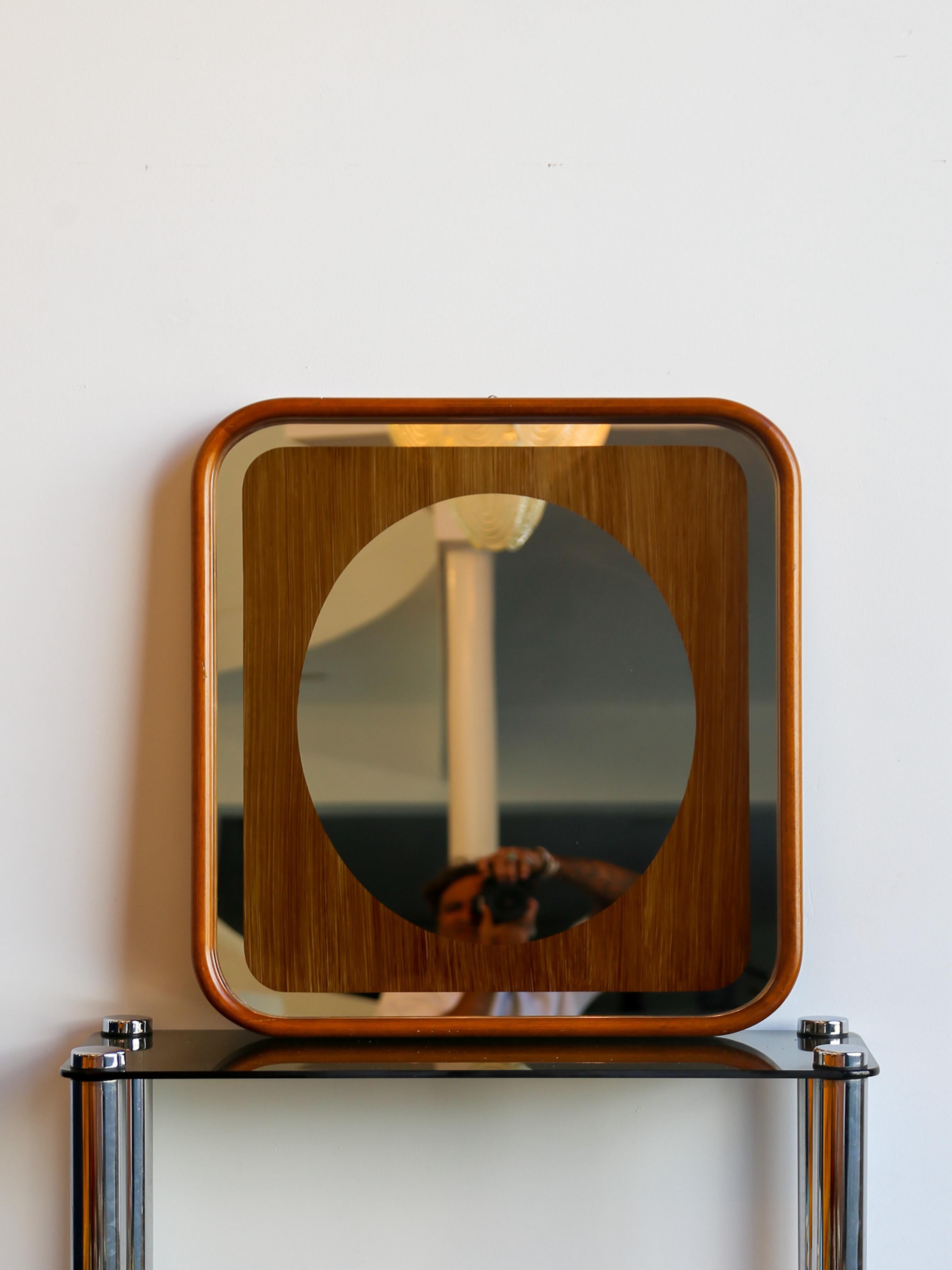 Fontana Arte Wandspiegel Italien 1970s zugeschrieben im Angebot 1