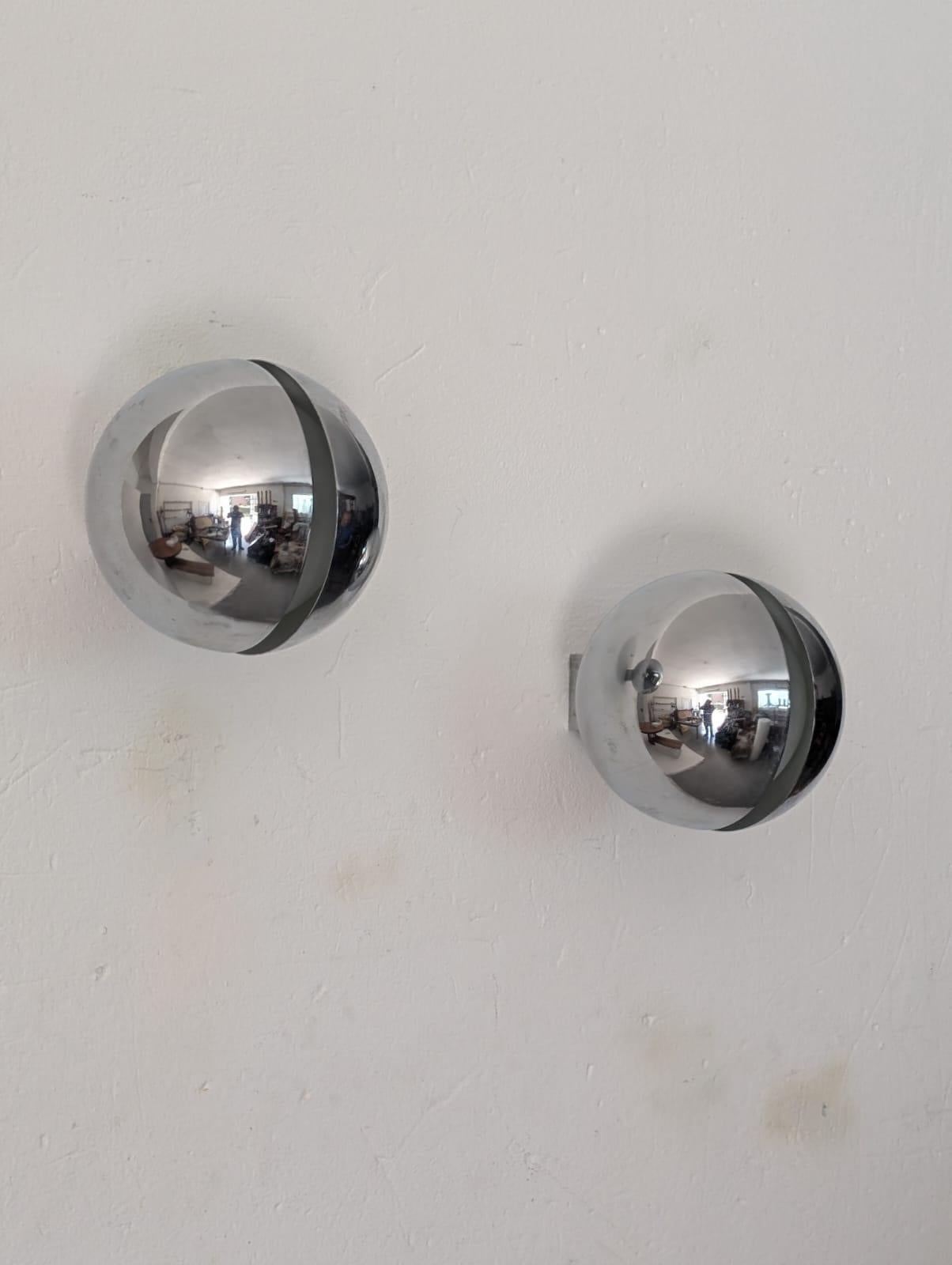 Italian Fontana Arte’s Diaframma Sconce, 60s in vendita