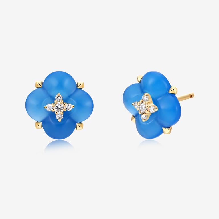 About the collection 
The Fontana di Trevi collection evokes the wonder of love with baroque designs, colored and white diamonds, and hand-carved geometric shapes. 

Product details 
Petite, lightweight flower earring hugs the ear and features blue