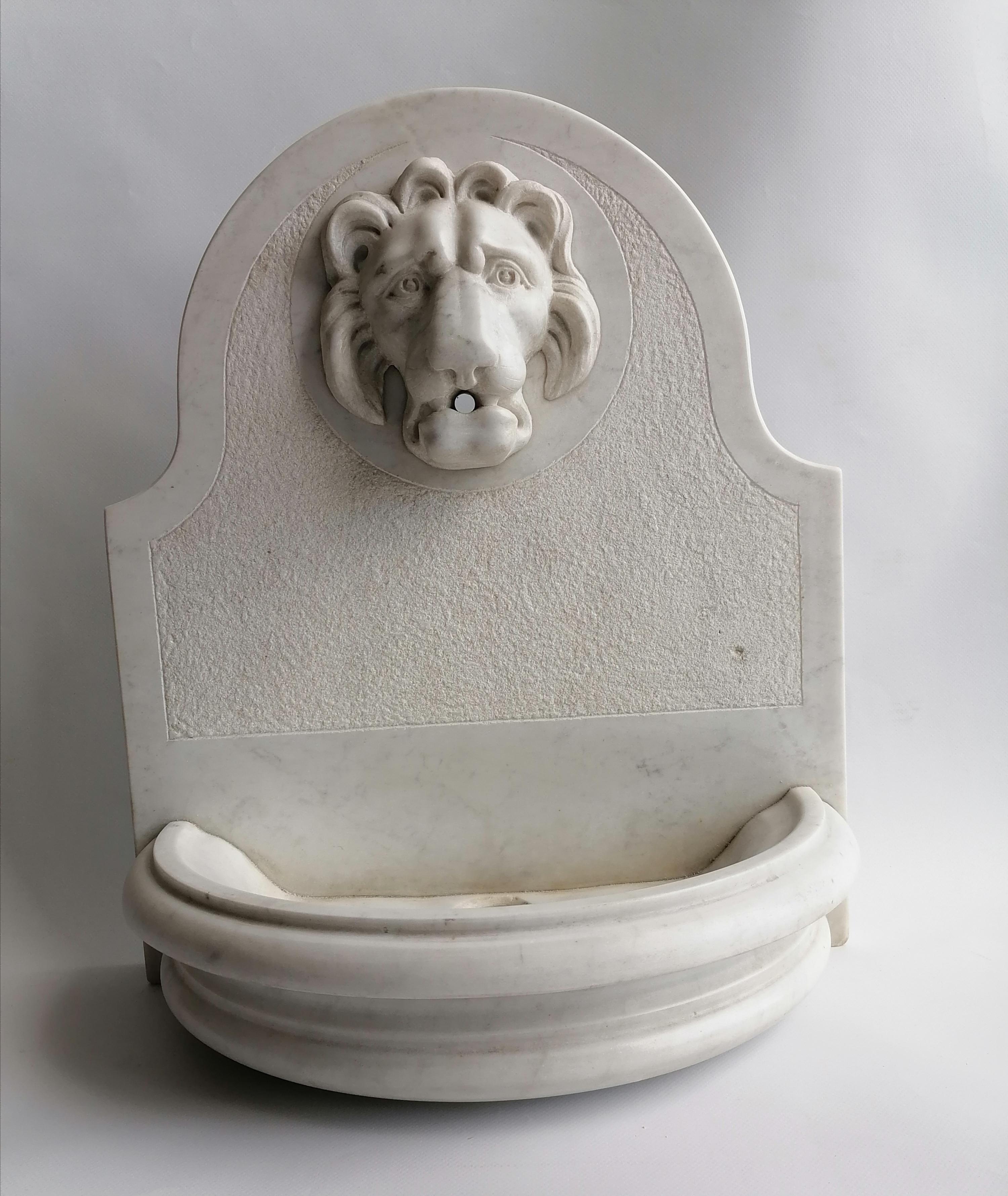 Italian White Carrara marble fountain with carved lion snout -made in Italy For Sale