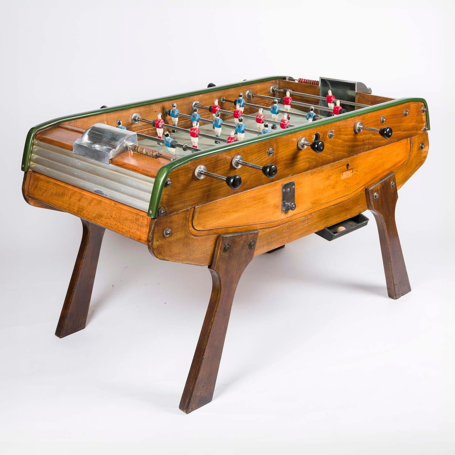 Französisches Foosball-Footballspiel mit Babyfuß aus der Mitte der 1960er Jahre im Angebot 9