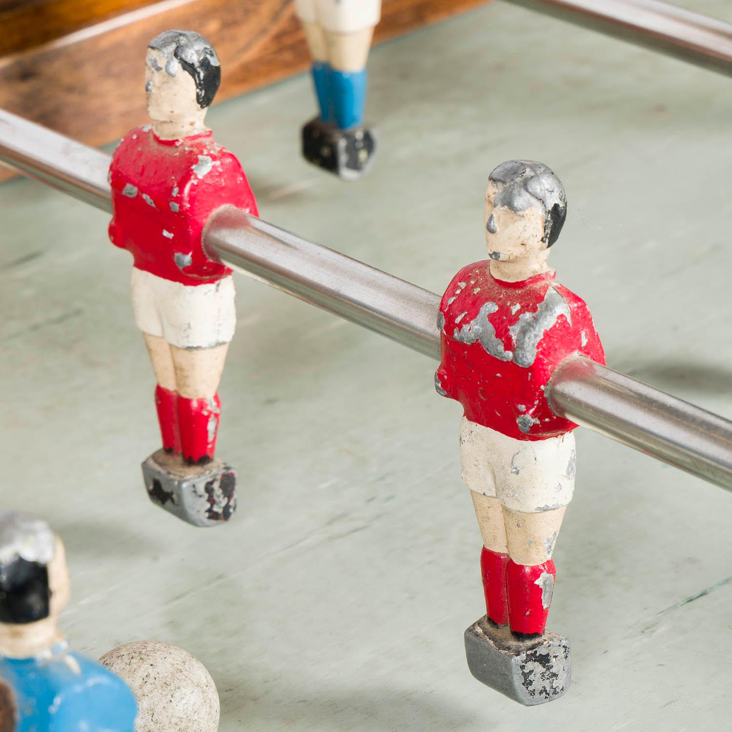 Französisches Foosball-Footballspiel mit Babyfuß aus der Mitte der 1960er Jahre (20. Jahrhundert) im Angebot