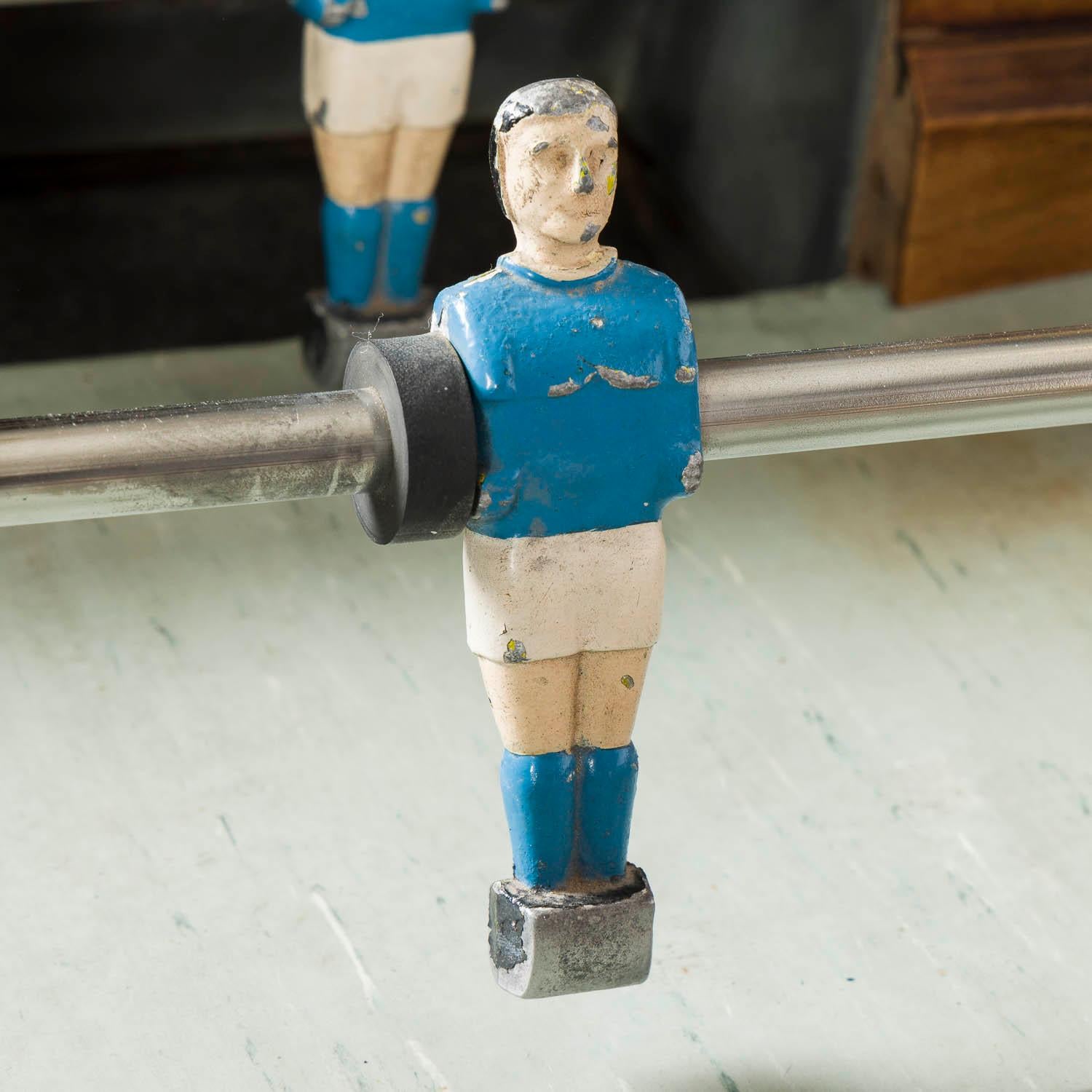Französisches Foosball-Footballspiel mit Babyfuß aus der Mitte der 1960er Jahre (Aluminium) im Angebot