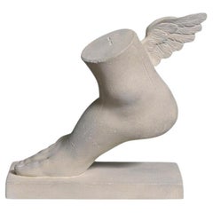 Pie del Dios Hermes en escayola y resina, siglo XX.