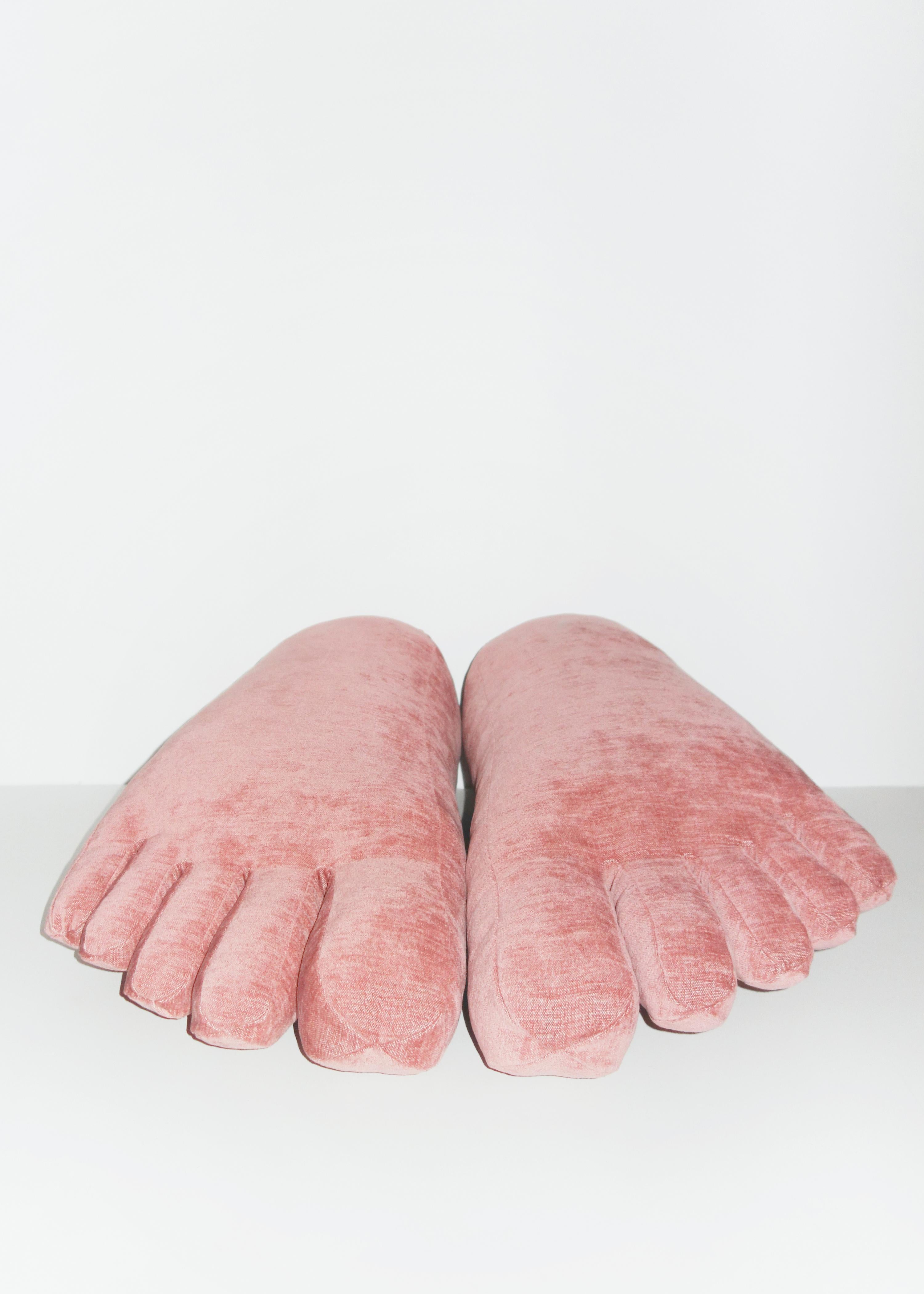 Cuscino per i piedi in ciniglia rosa In condizioni Nuovo in vendita a Brooklyn, NY
